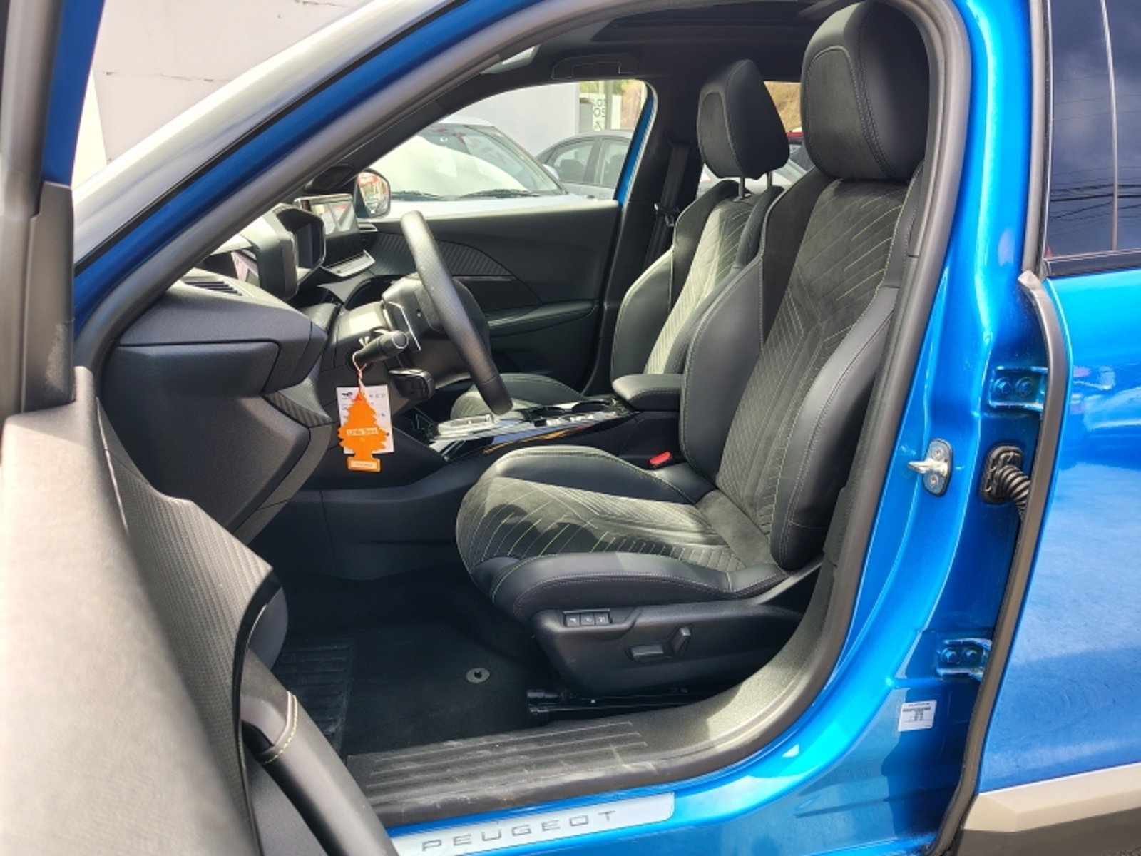 PEUGEOT 2008 Nuevo 2008 Gt-line Bluehdi 130 Eat8 2024 - Imagen 13 de 20