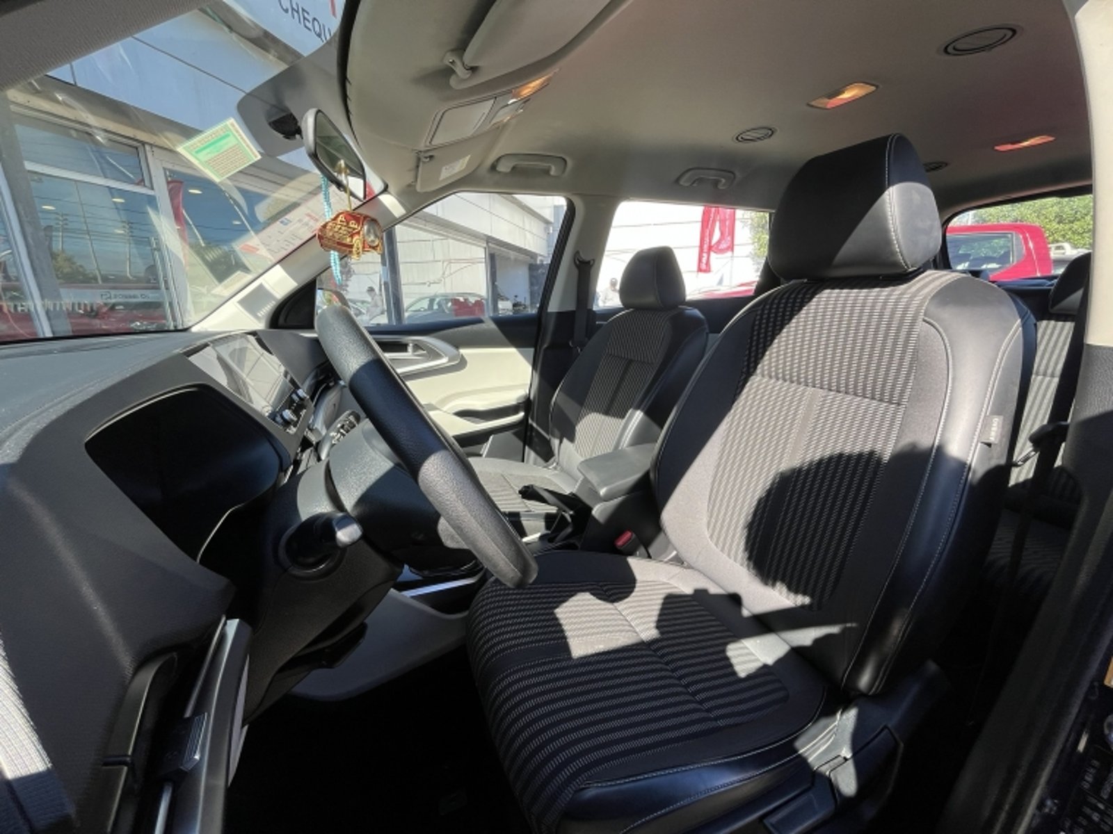 Kia Carens Lx 1.5 2023 - Imagen 14 de 20