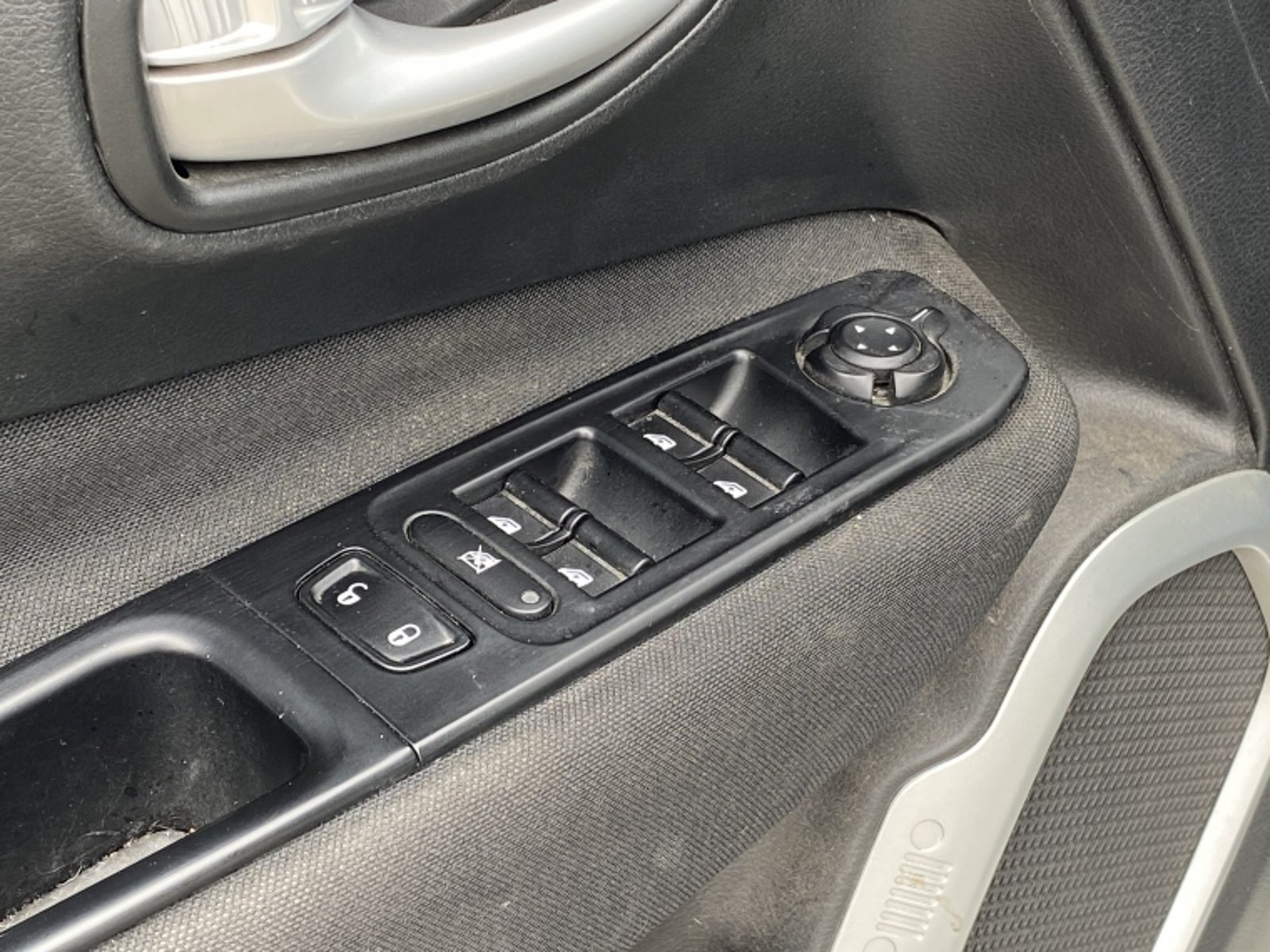 JEEP Renegade Sport 1.8 2022 - Imagen 9 de 20
