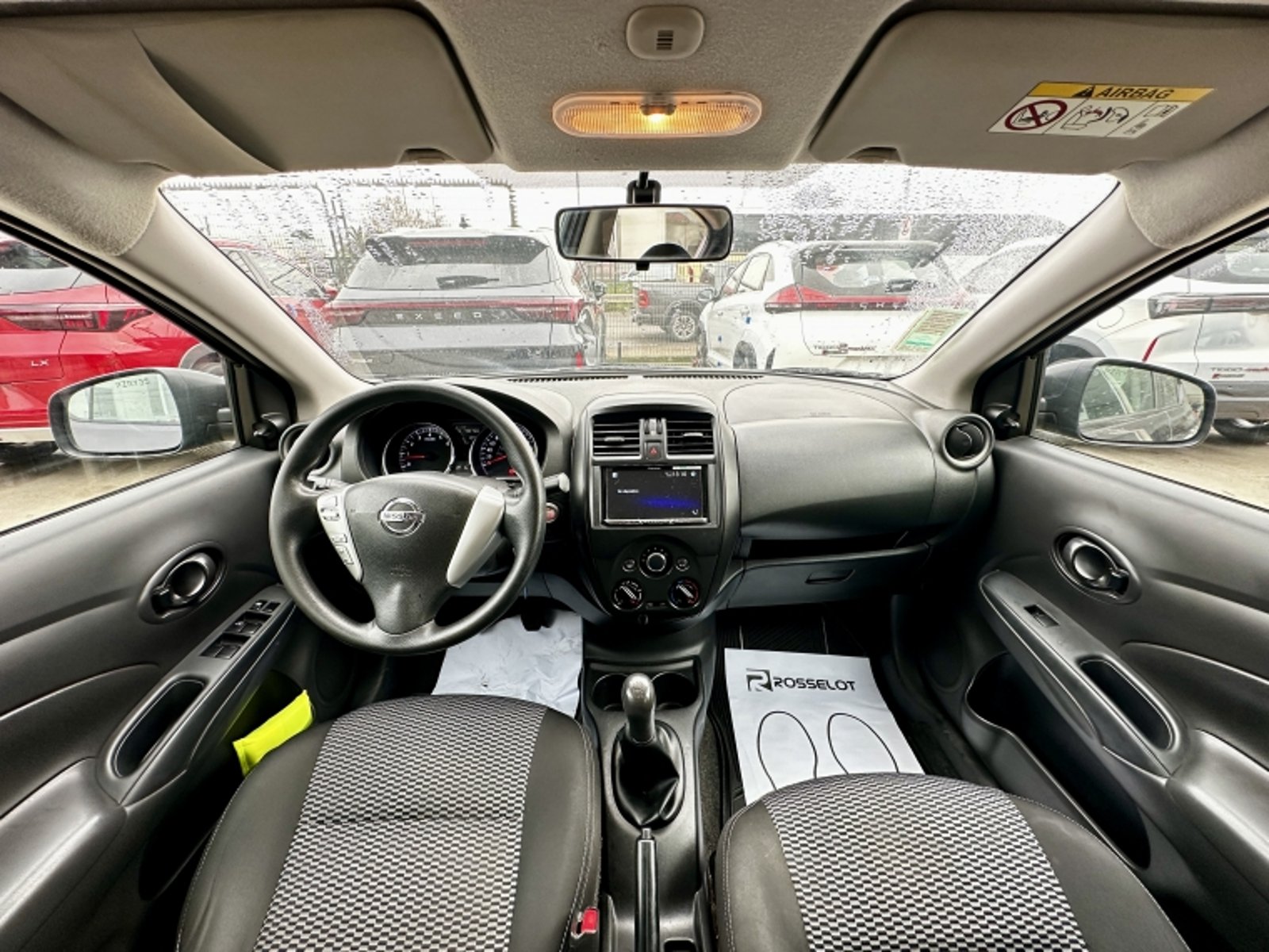 Nissan Versa Sedan 1.6 2021 - Imagen 18 de 20