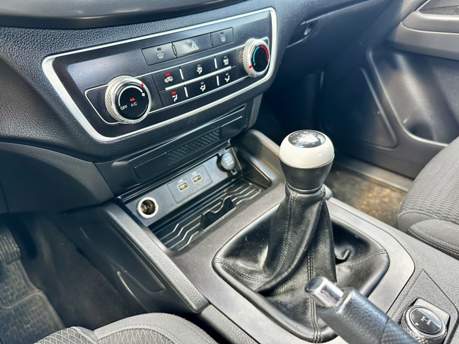 SSANGYONG GRAND MUSSO Musso Grand 2.2 4x4 Mt Full - Ql712 Euro Vi Mn 2023 - Imagen 13 de 20