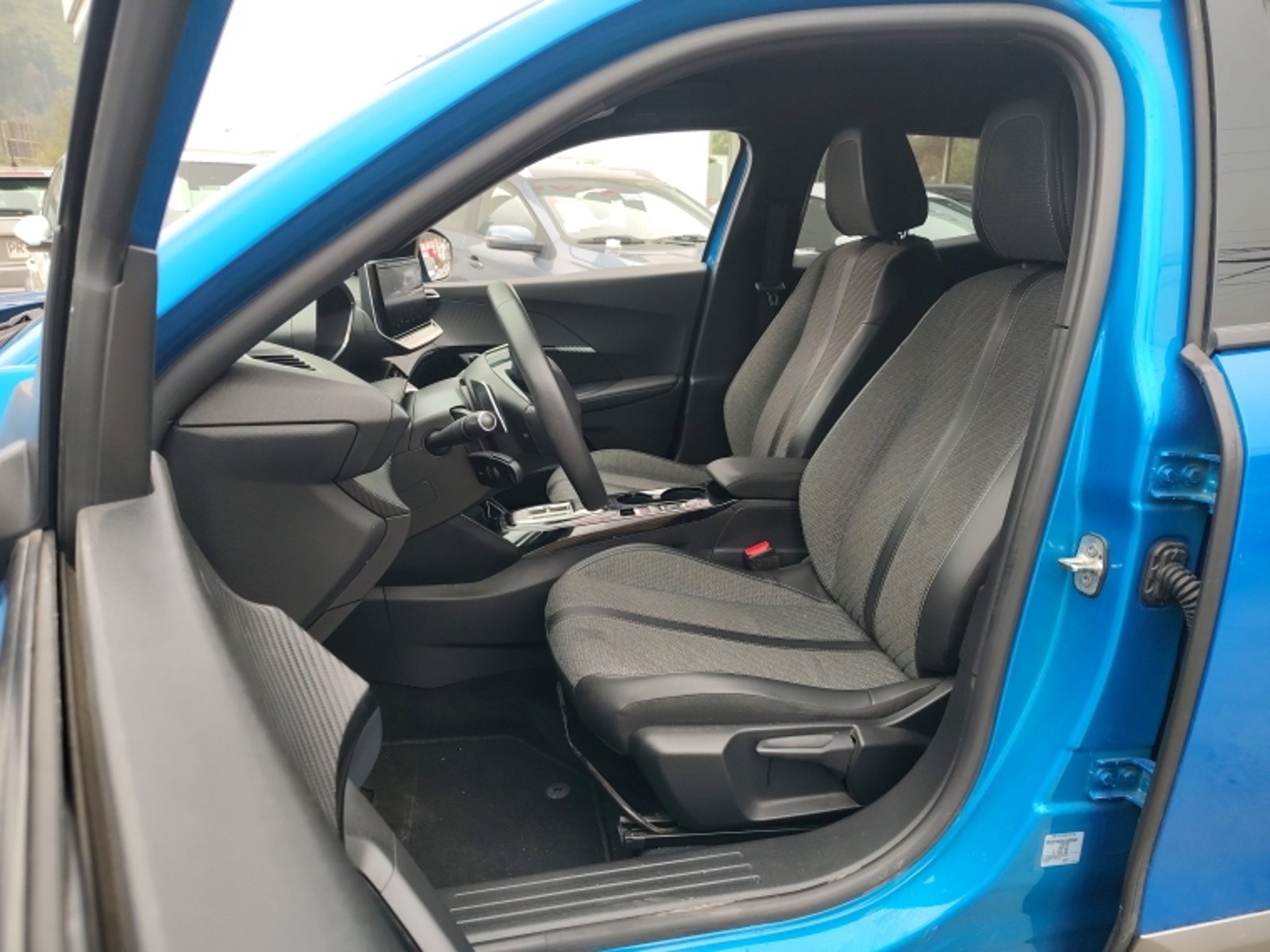 PEUGEOT 2008 Allure Bluehdi 1.5 Aut 2024 - Imagen 14 de 20