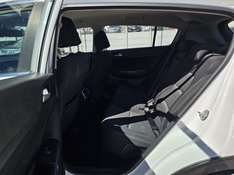 Kia Sportage Lx 2.0l Gsl 6mt 2wd 4x2 2019 - Imagen 8 de 20