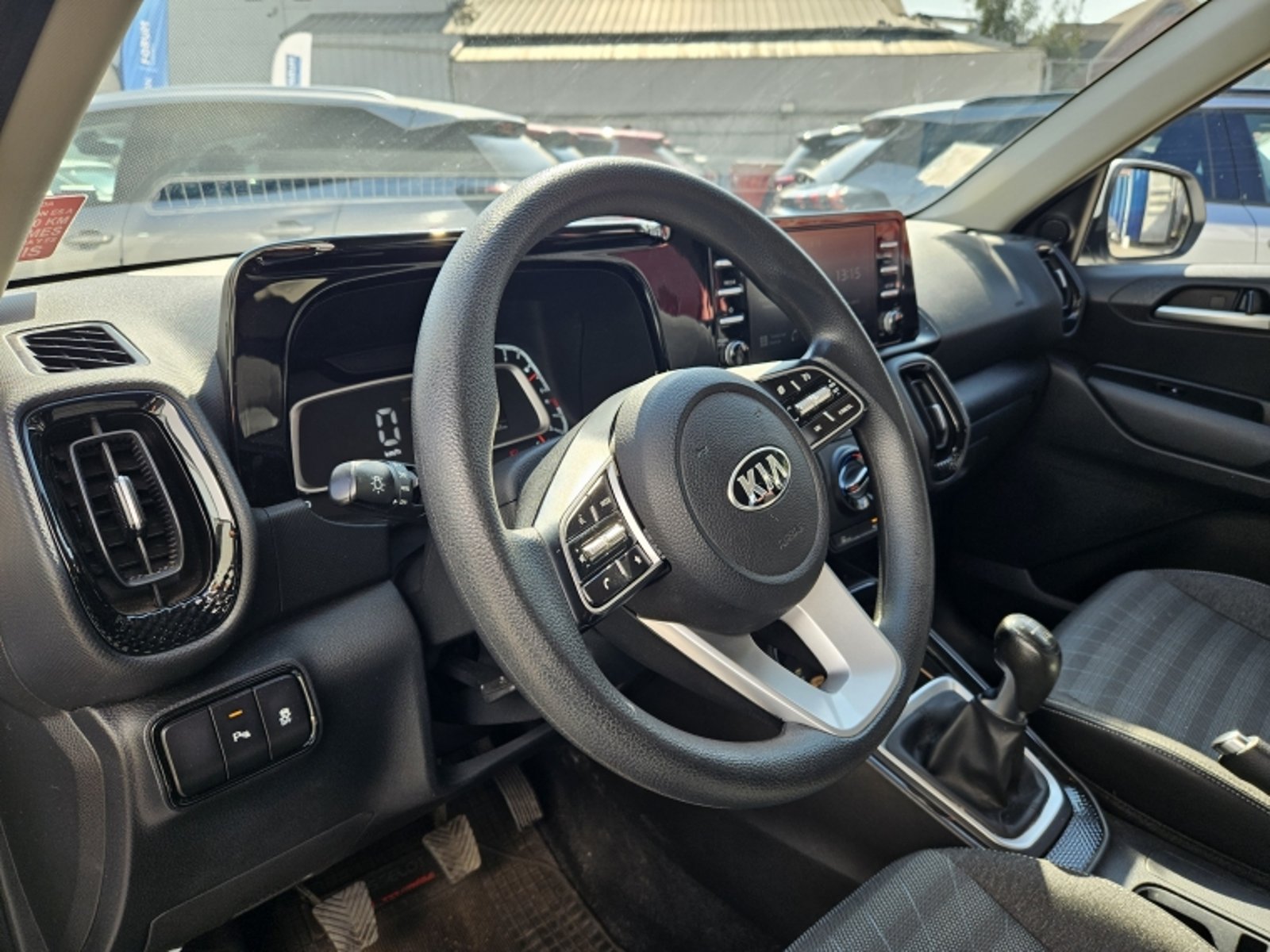 KIA Sonet Ex 1.5l 6mt Full 4x2 2022 - Imagen 12 de 20
