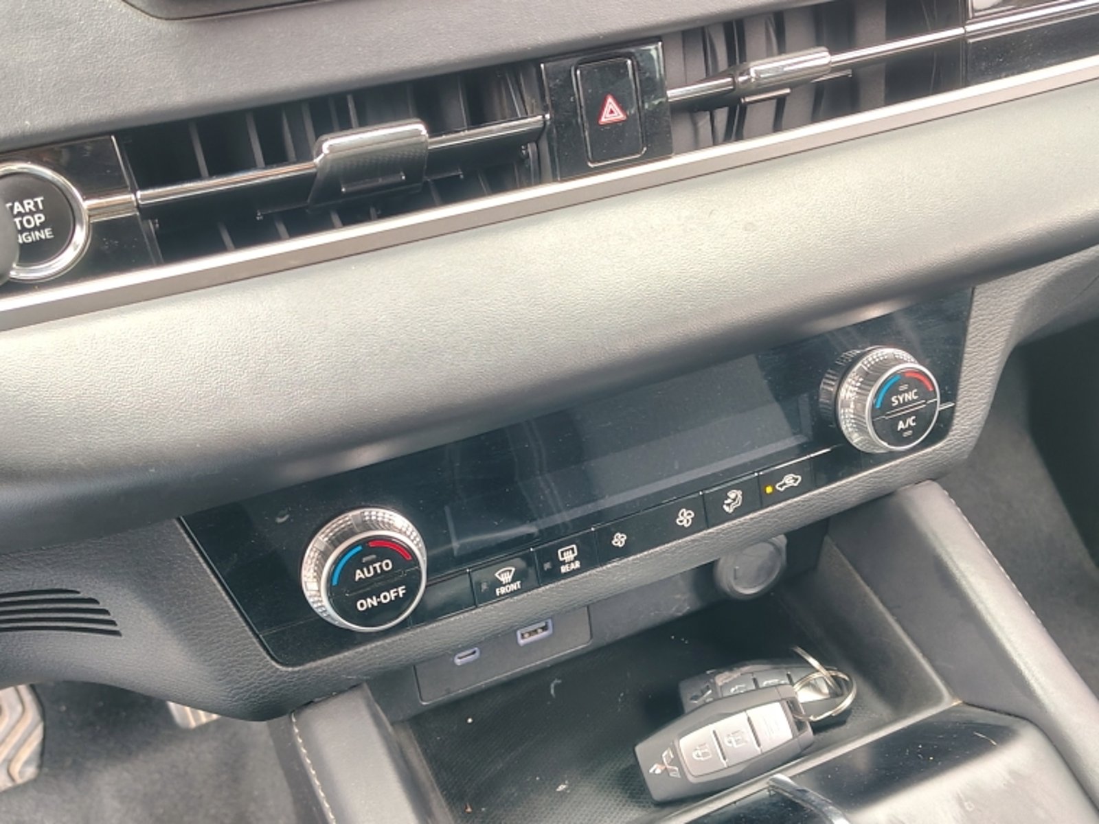 MITSUBISHI New Outlander 4x2 At Gl 2.5 Mn 2023 - Imagen 17 de 20