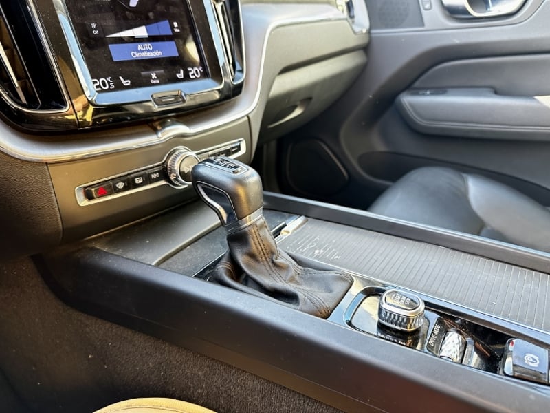 Volvo Xc60 4x4 2.0 Aut 2021 - Imagen 14 de 19