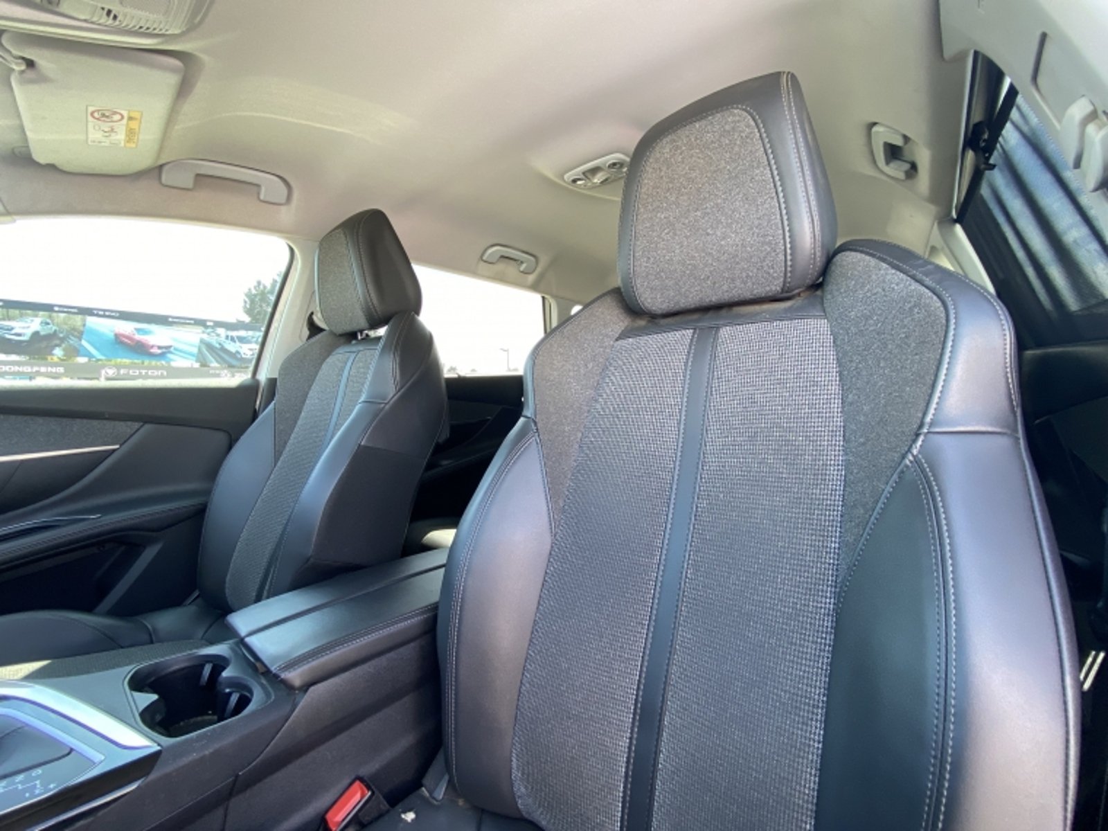 PEUGEOT 5008 Bluehdi 130 1.5 Aut 2021 - Imagen 10 de 20