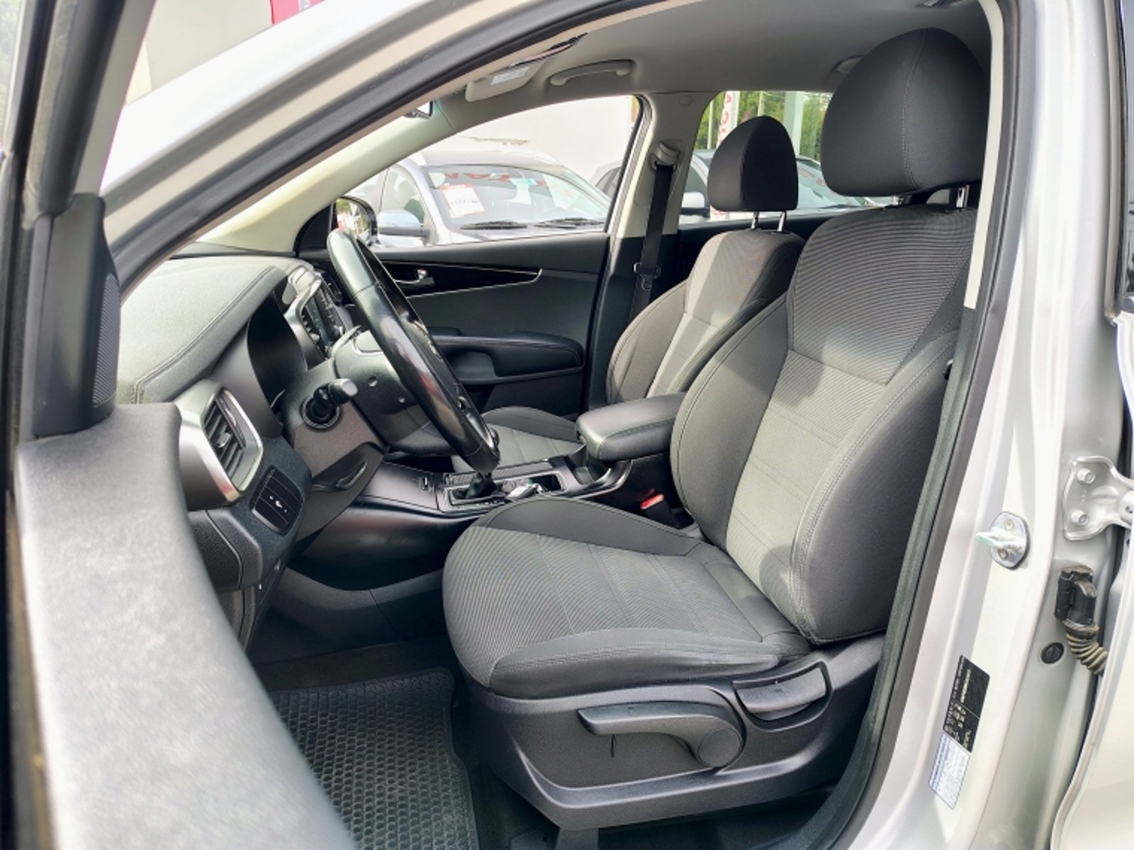 KIA Sorento Ex 2.2 Aut 2018 - Imagen 14 de 20