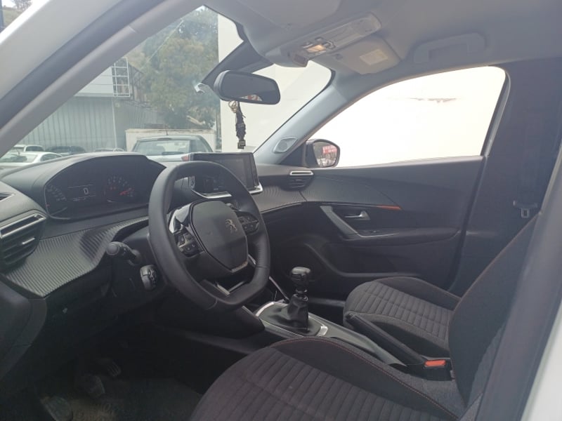 Peugeot 2008 Puretech 130 1.2 2023 - Imagen 12 de 19