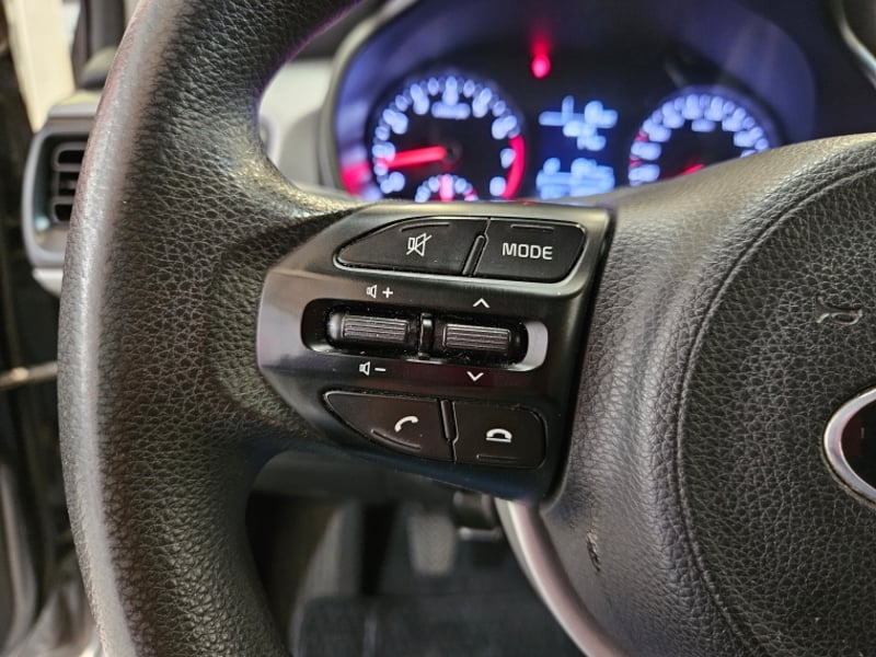 Kia Rio 4 6mt 1.4 2022 - Imagen 18 de 19