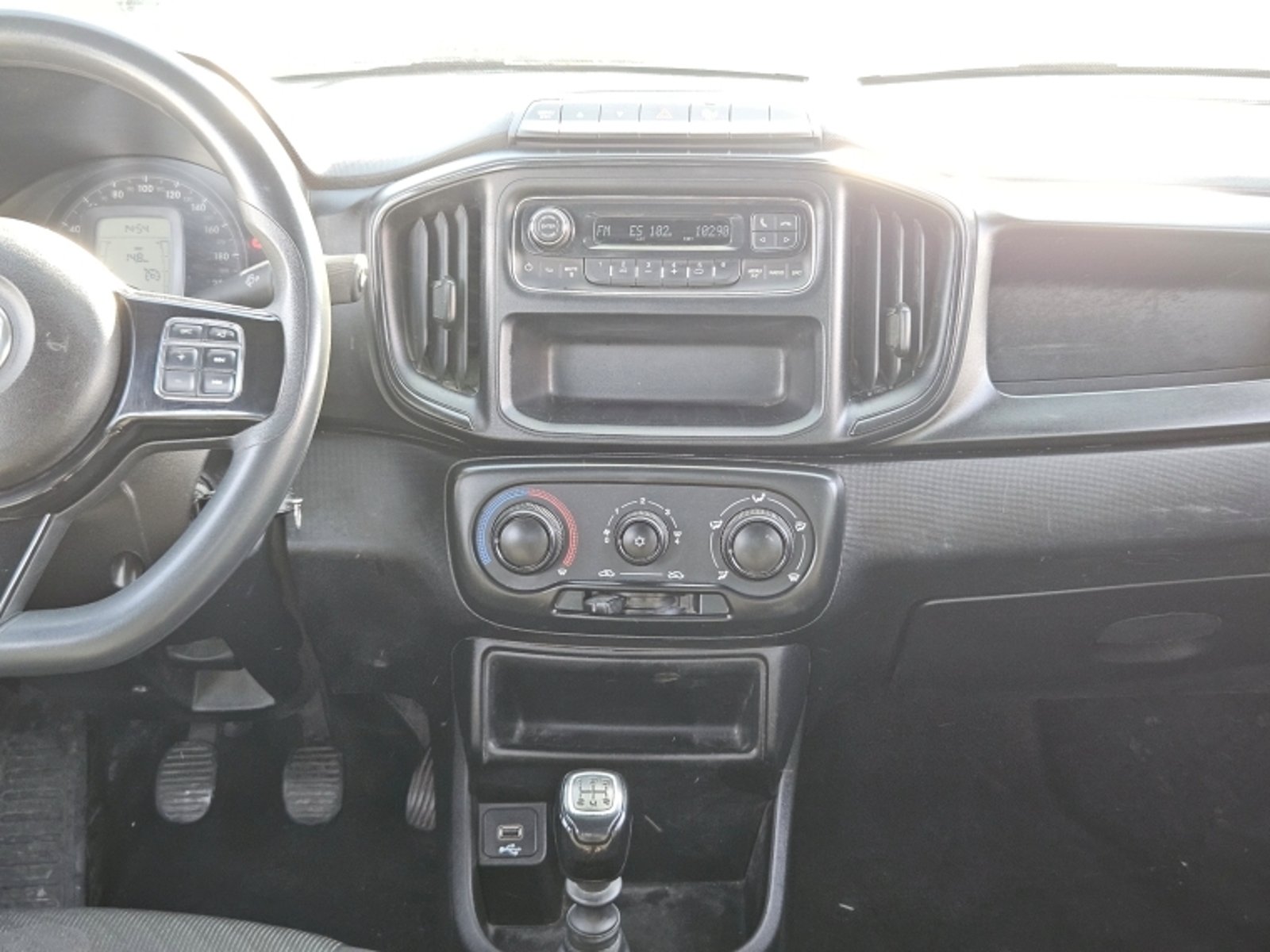 RAM 700 New Ram 700 Slt 1.4 Cd Mt Mn 2024 - Imagen 8 de 19