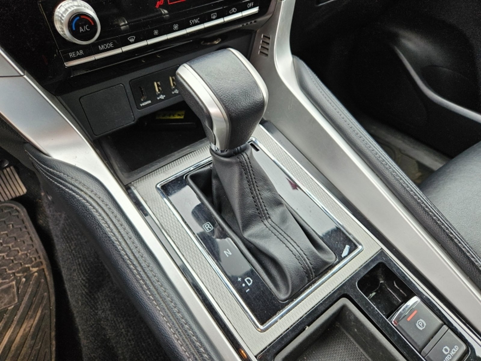 Mitsubishi MONTERO SPORT New Montero Sport 3.0 2wd At Euro 6 2024 - Imagen 15 de 20
