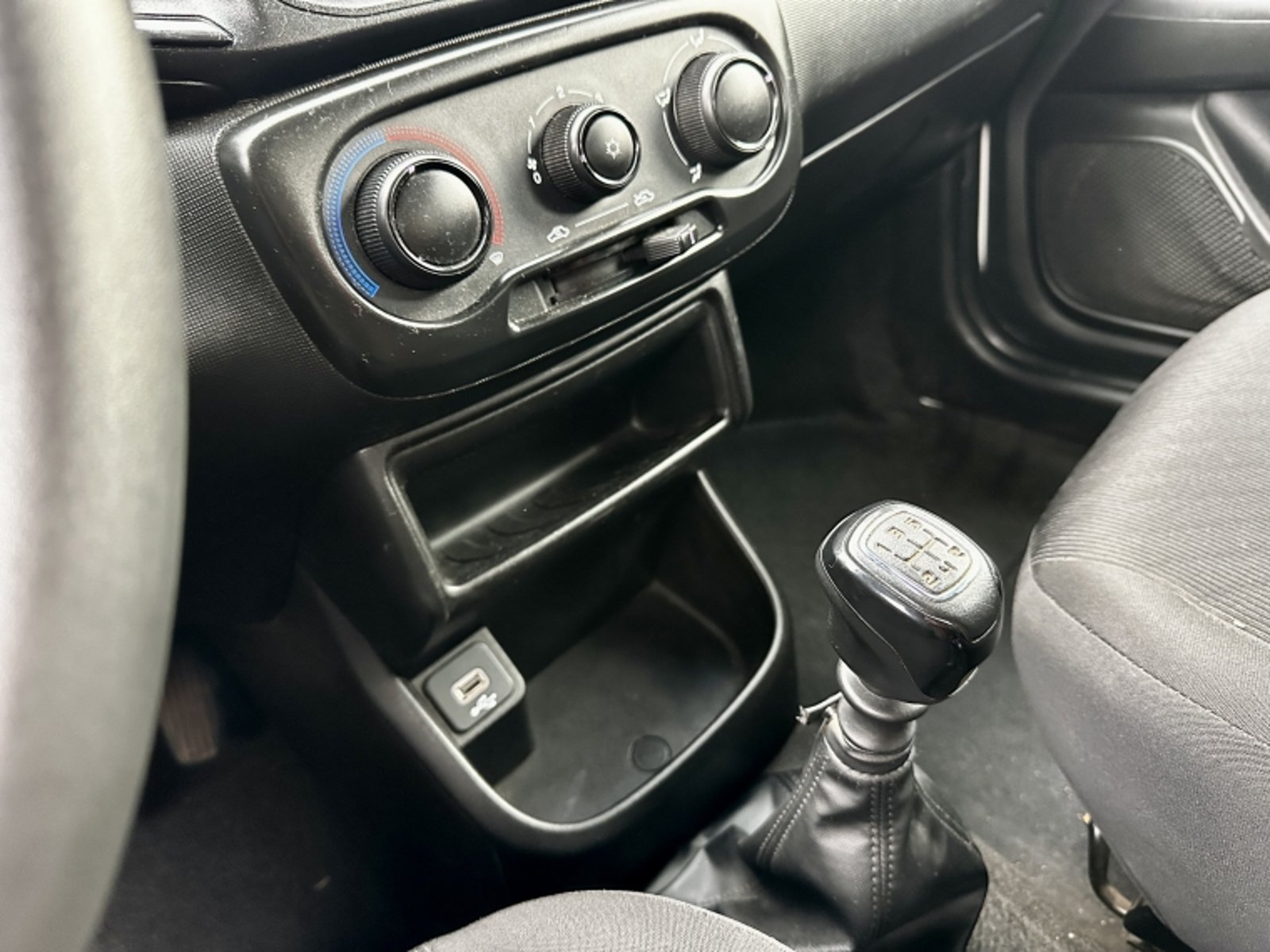 RAM 700 Slt Cd 1.4 2023 - Imagen 14 de 20