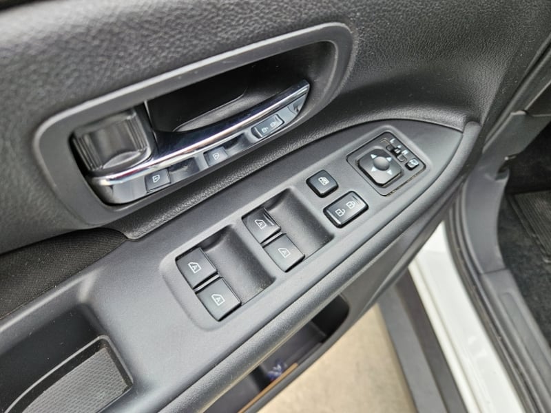Mitsubishi Outlander Cvt 2.0 Aut 2023 - Imagen 10 de 19