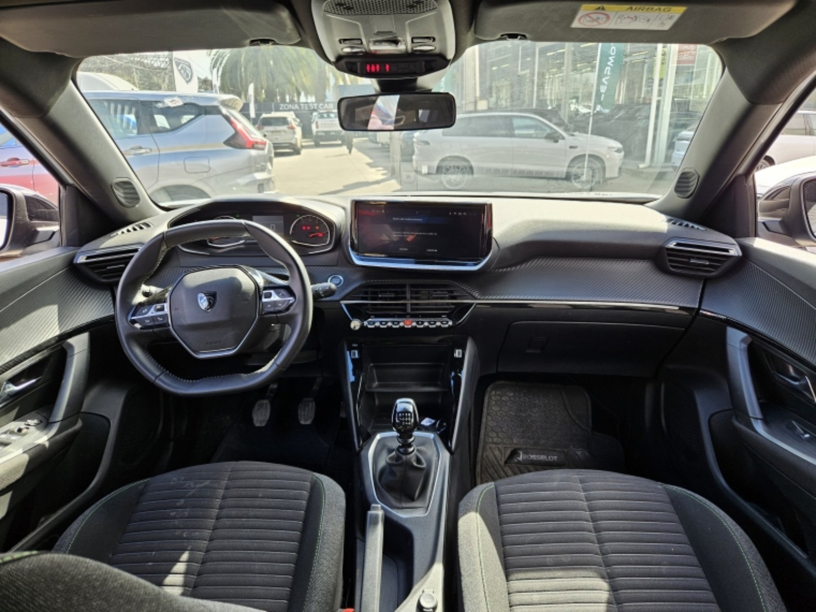 Peugeot 2008 Active 130 1.2 2025 - Imagen 9 de 20