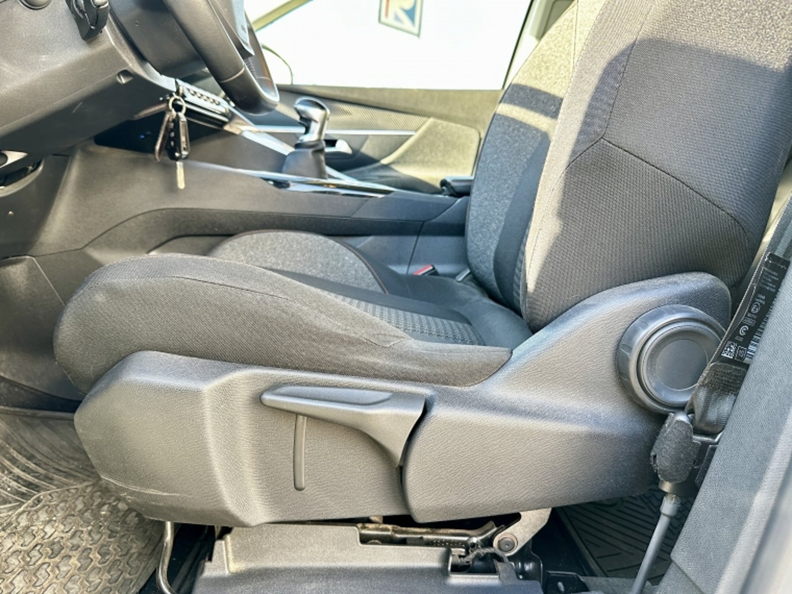 PEUGEOT 3008 Active 1.2 2021 - Imagen 16 de 20