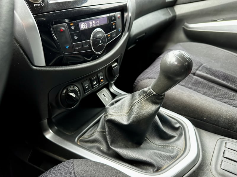 Nissan Navara D Cab 2.3 2023 - Imagen 15 de 20