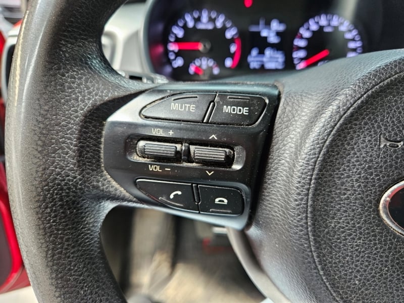 Kia Rio 4 Sedan 1.4 2020 - Imagen 18 de 20