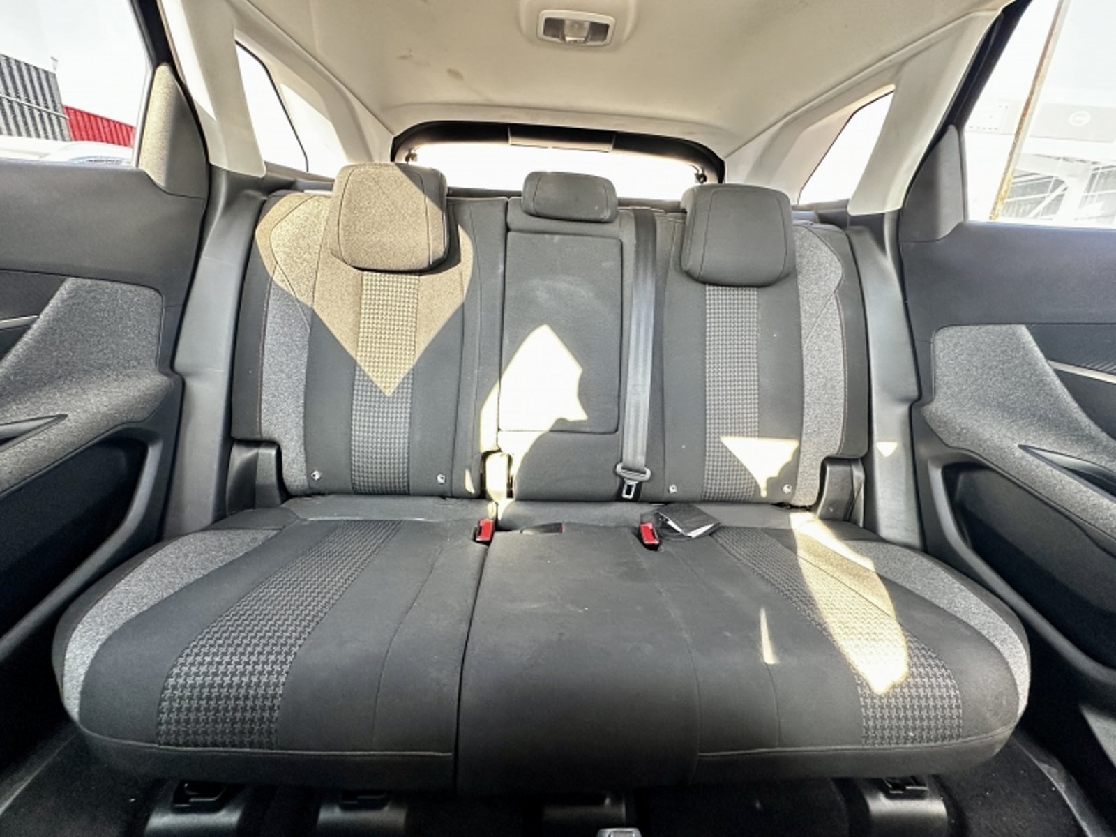 PEUGEOT 3008 Active Bluehdi 1.6 2018 - Imagen 17 de 20