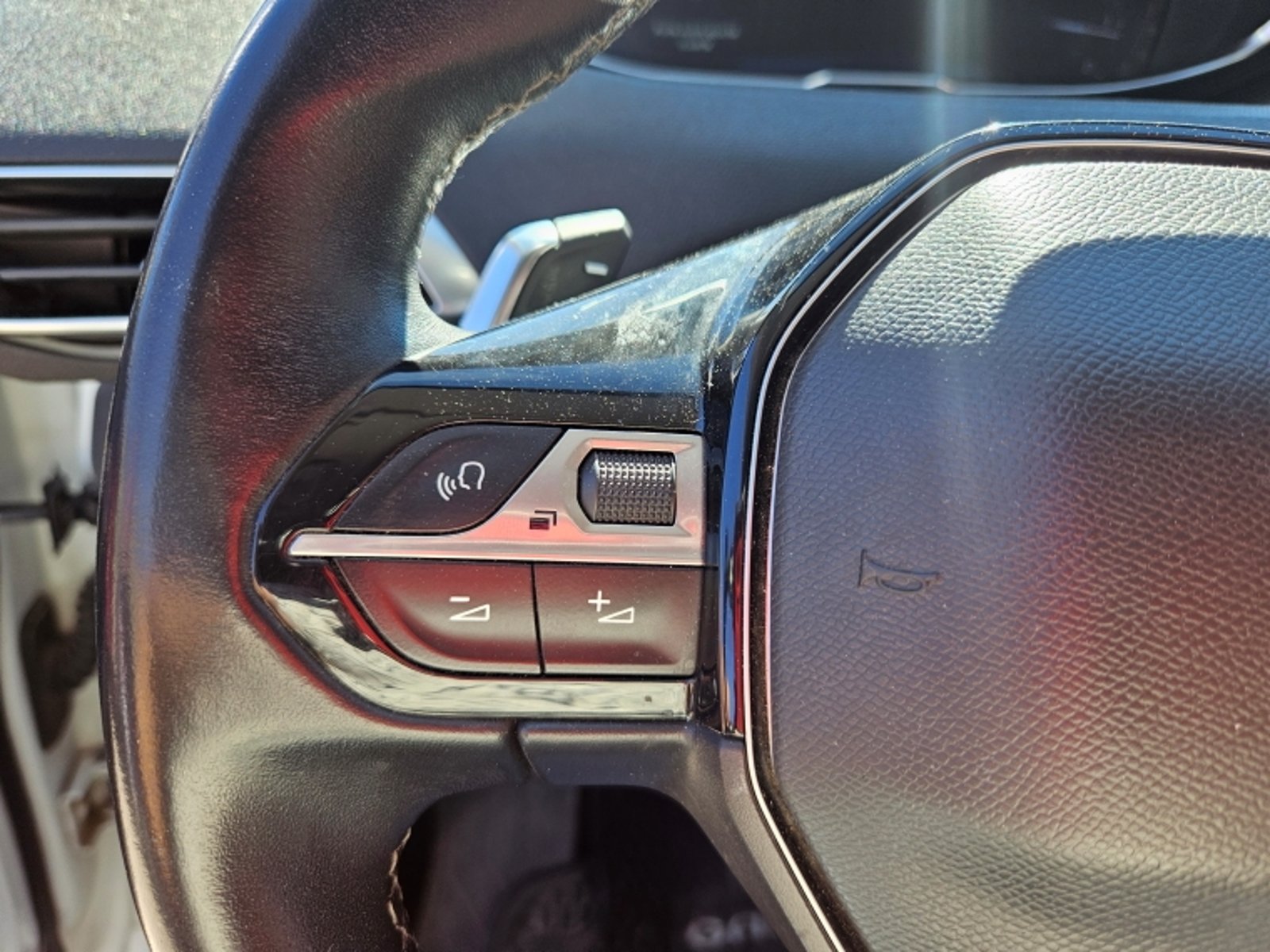 Peugeot 5008 Allure Bluehdi 1.5 Aut 2020 - Imagen 10 de 15