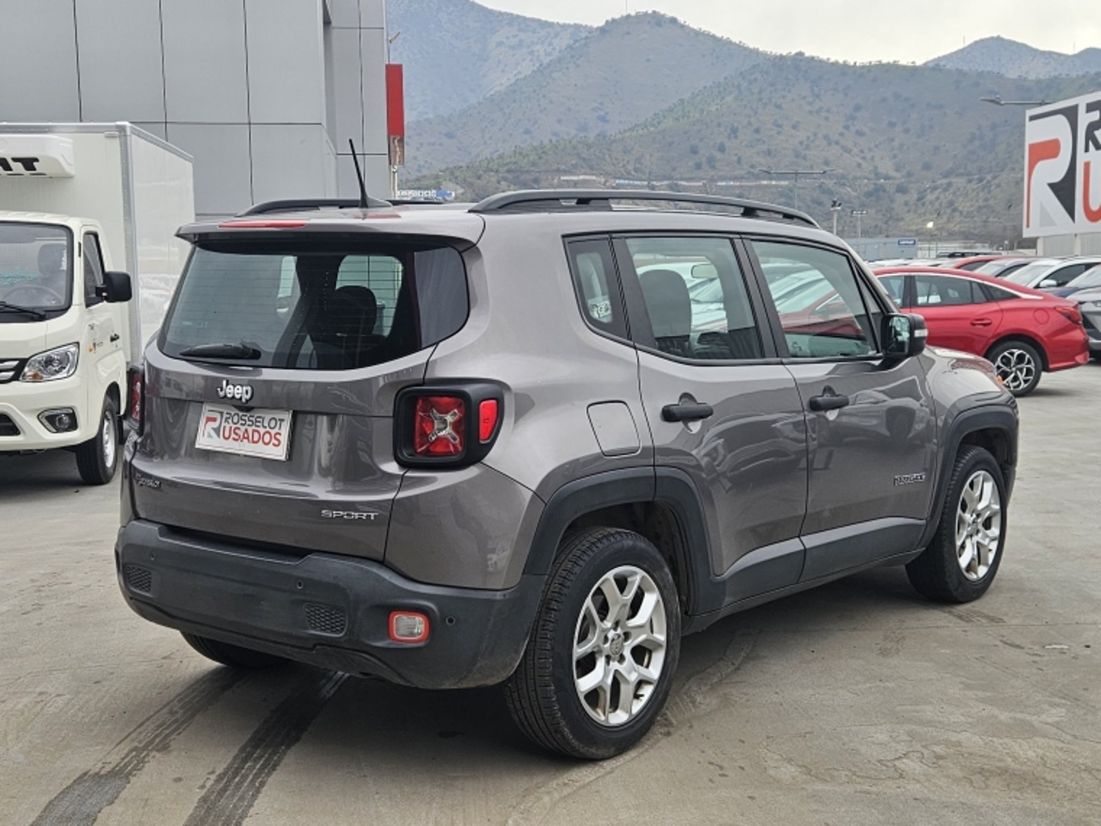Jeep Renegade Sport 1.8 2019 - Foto 4 de 20