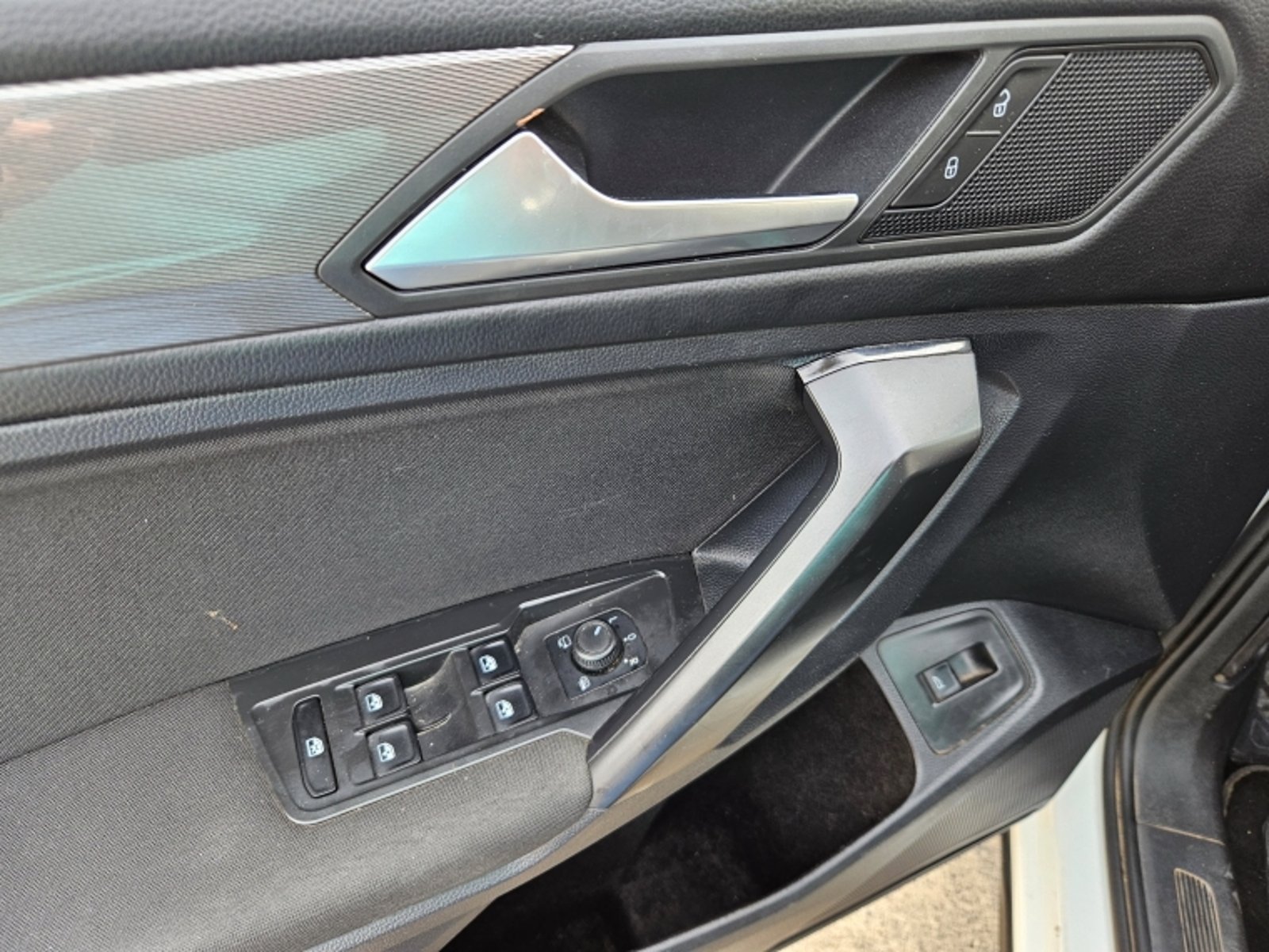 Volkswagen Tiguan Tsi 4x2 1.4 Aut 2022 - Imagen 13 de 20