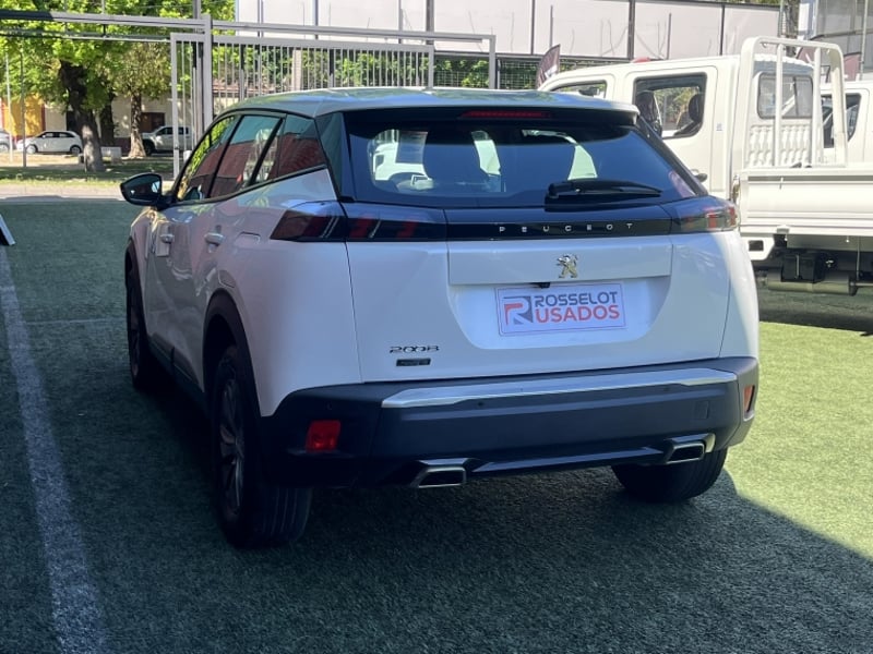 Peugeot 2008 Active 130 1.2 2023 - Imagen 3 de 20