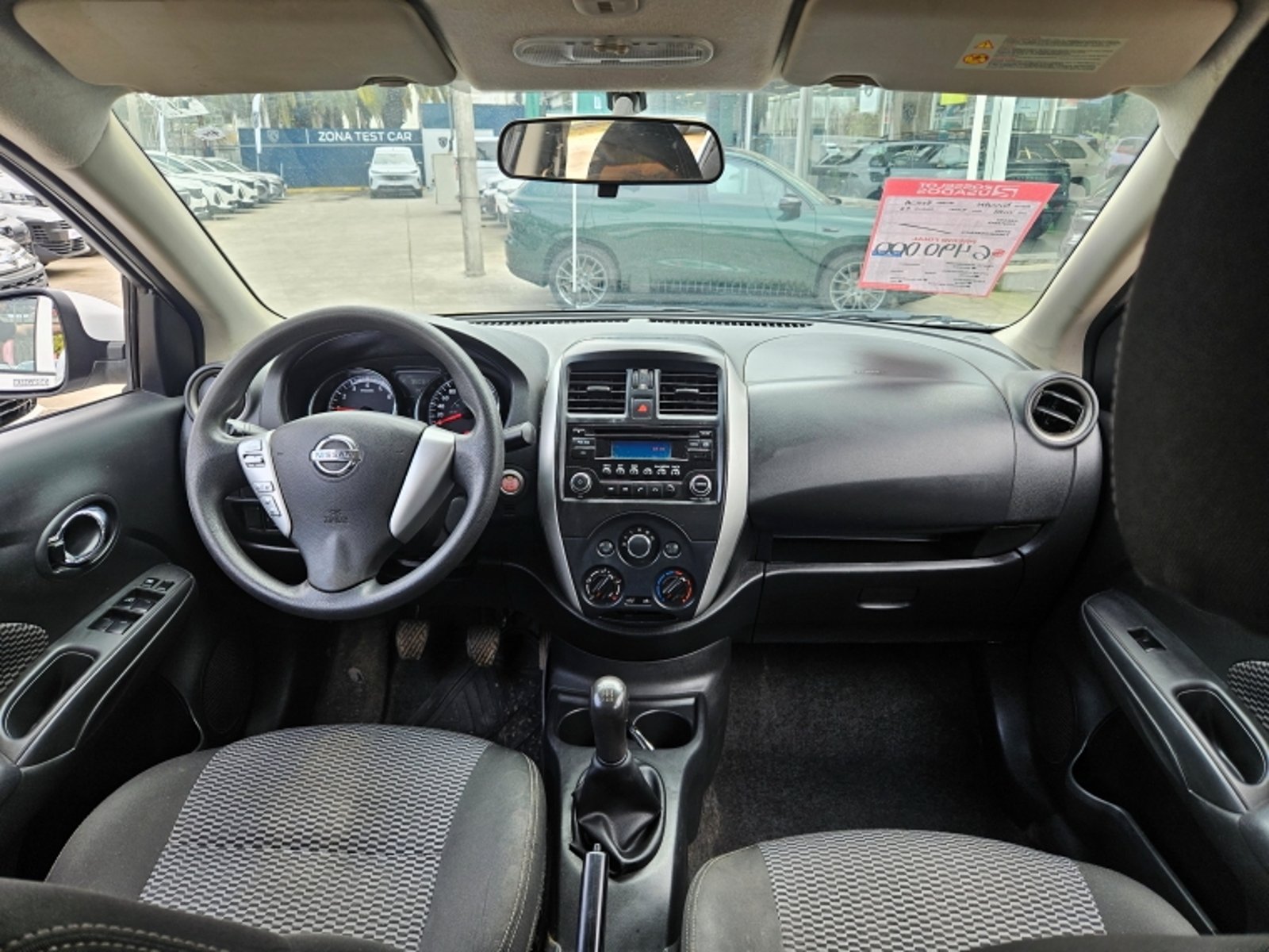 Nissan Versa 1.6 2018 - Imagen 10 de 20
