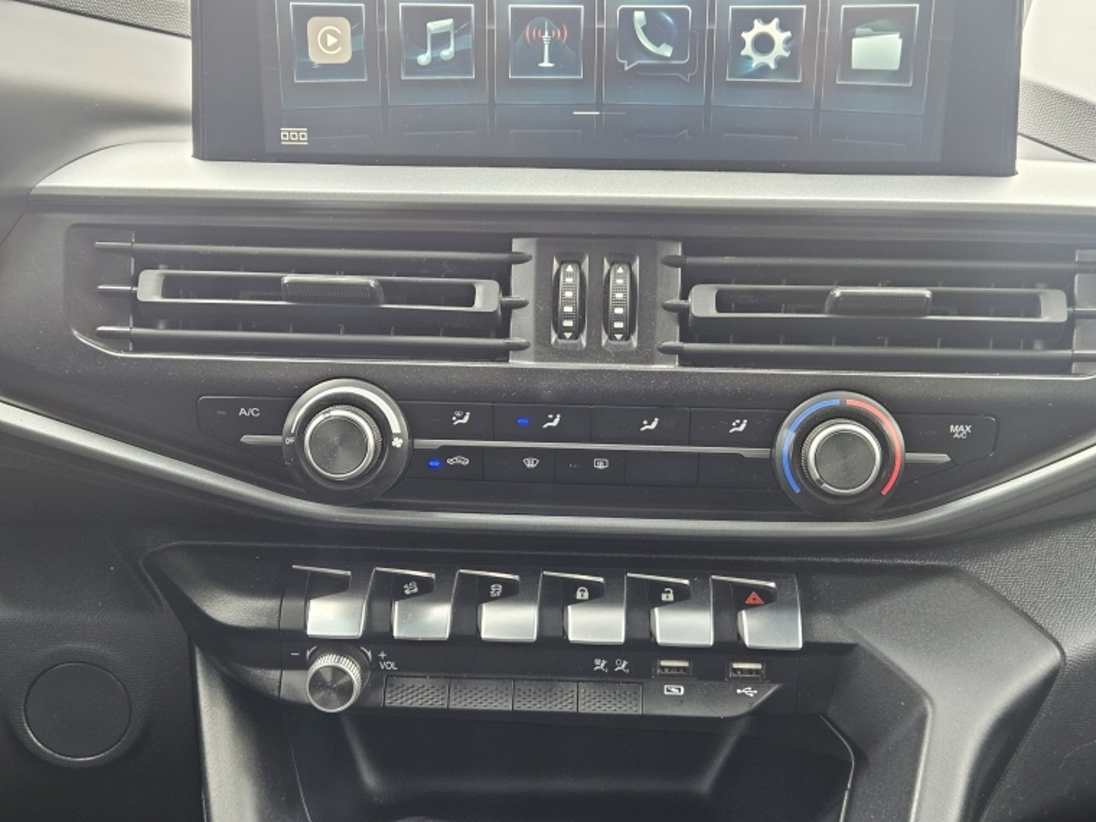 PEUGEOT Landtrek Active Bluehdi 180 4x2 Euro 6b 2024 - Imagen 11 de 20