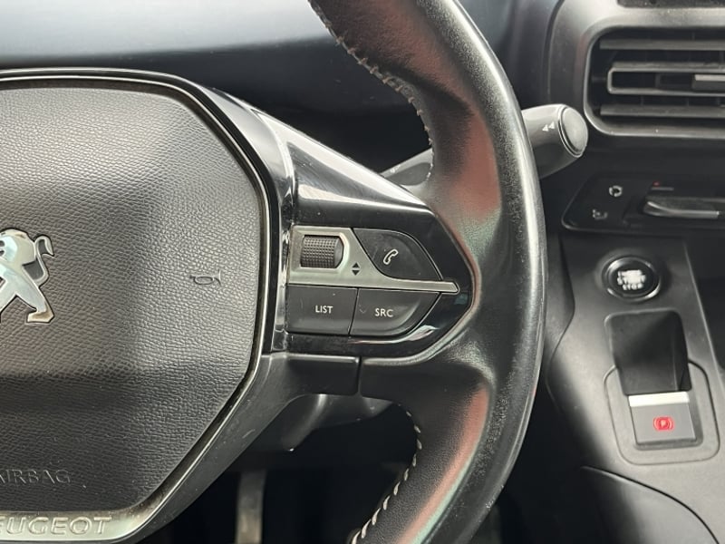 Peugeot Rifter Allure Blue Hdi 4x2 1.5 2023 - Imagen 16 de 20
