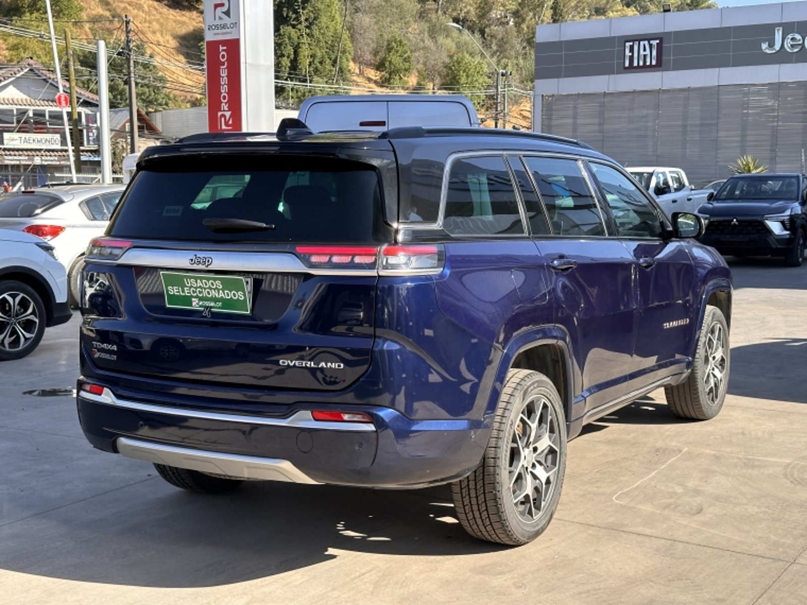 Jeep Commander Overland 4x4 2.0 Aut 2023 - Foto 5 de 20