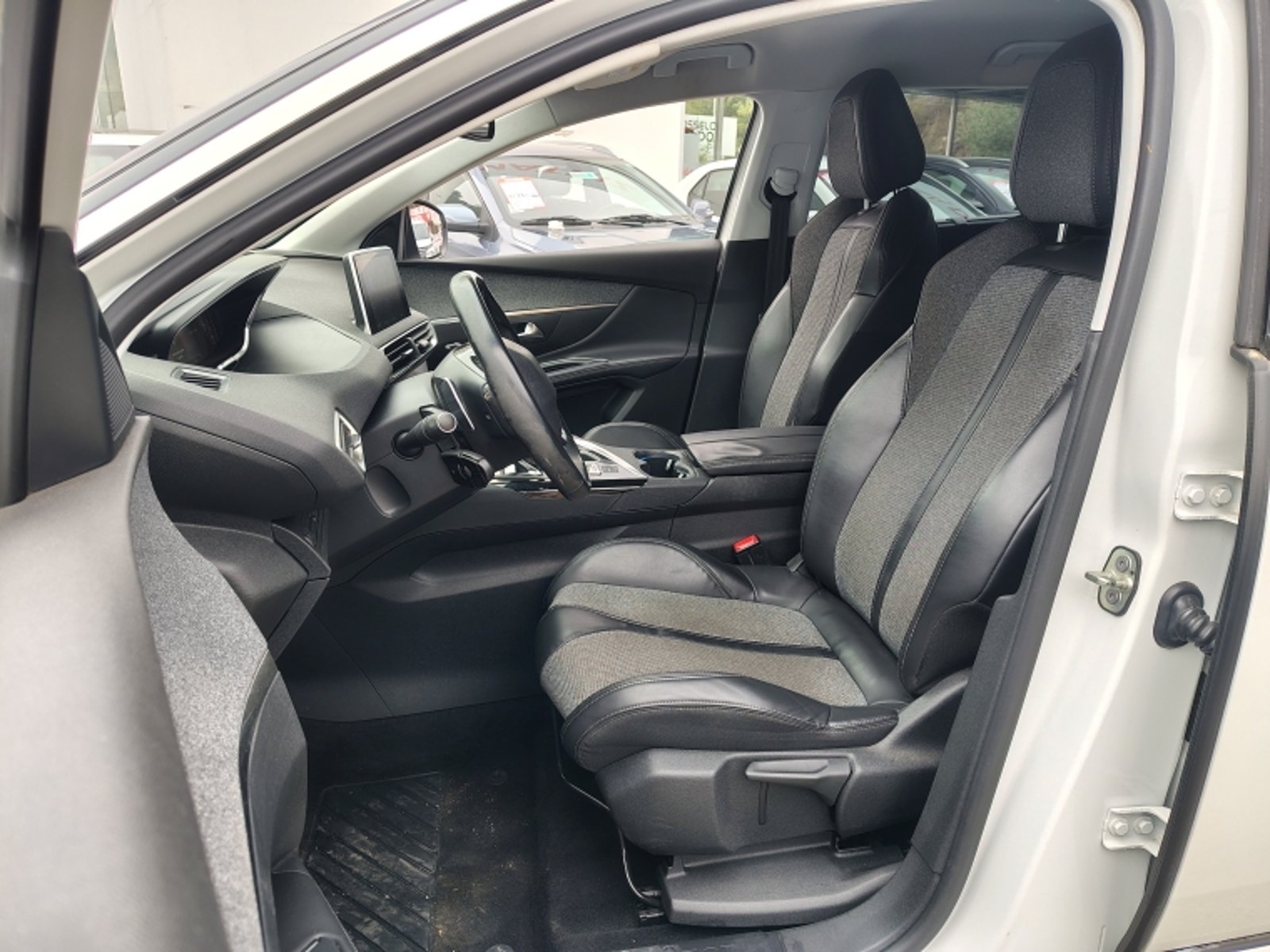 PEUGEOT 5008 Thp 1.6 Aut 2019 - Imagen 11 de 20