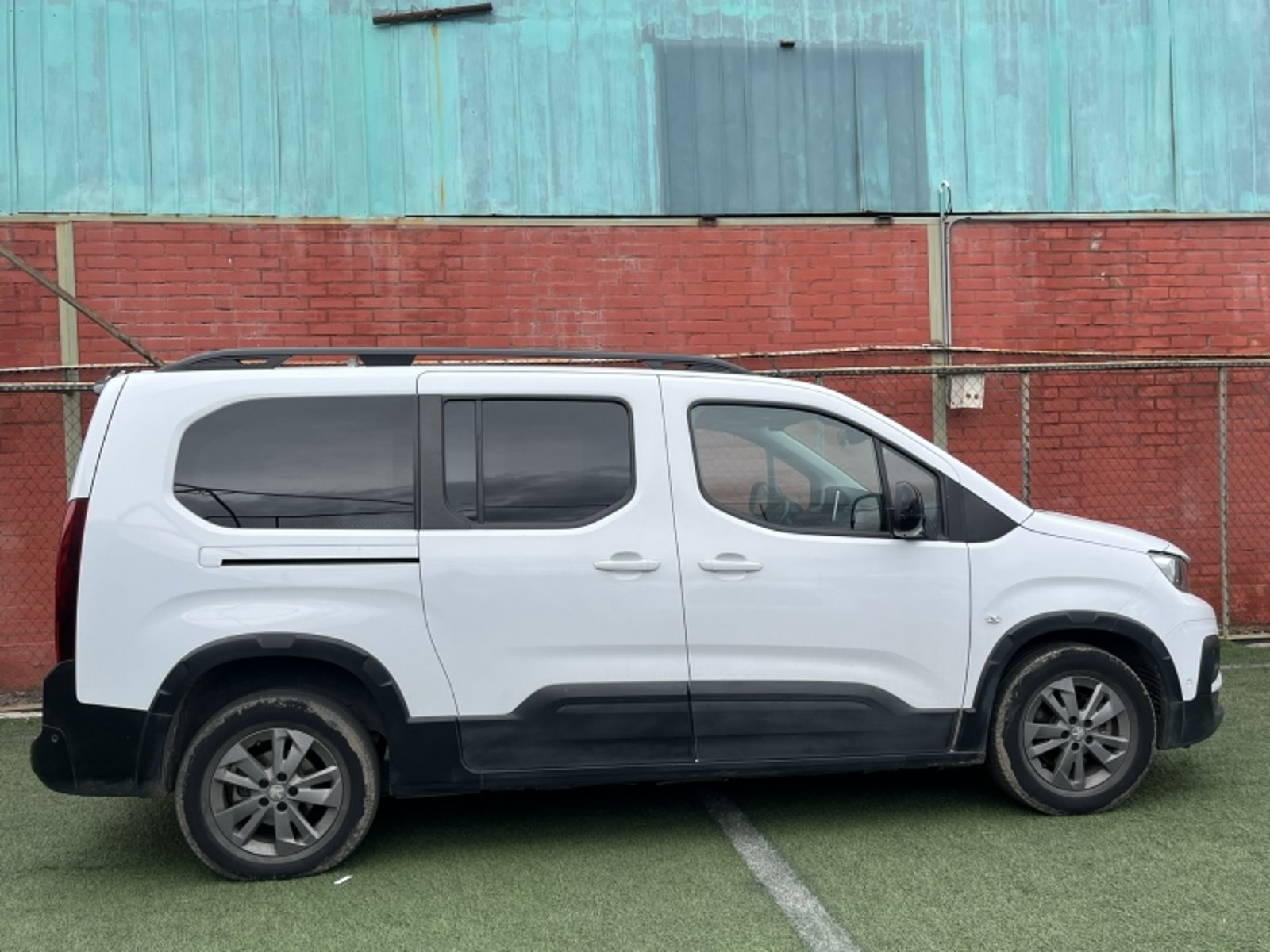 Peugeot Rifter Allure Blue Hdi 4x2 1.5 2023 - Imagen 6 de 20