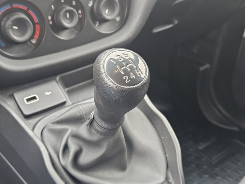 RAM V1000 Van 1000 1.3 2023 - Imagen 18 de 20