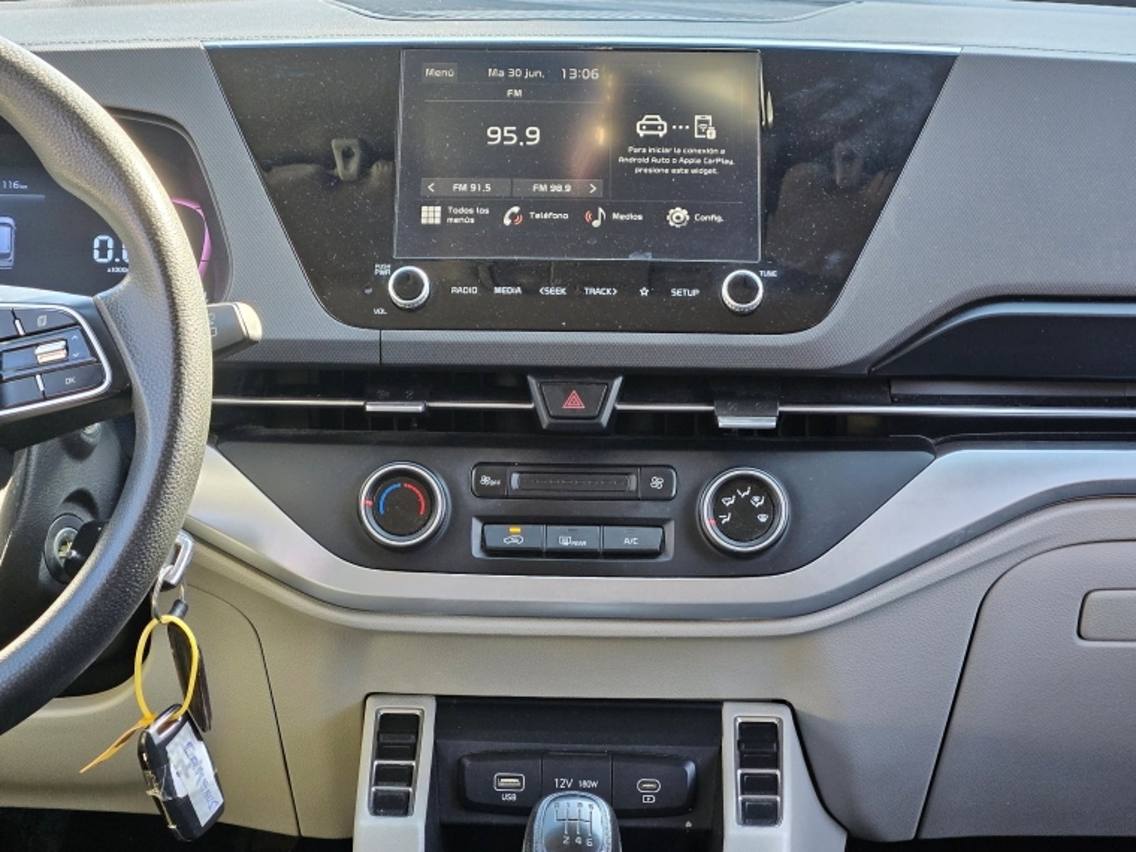 KIA Carens Lx 1.5 2023 - Imagen 10 de 20