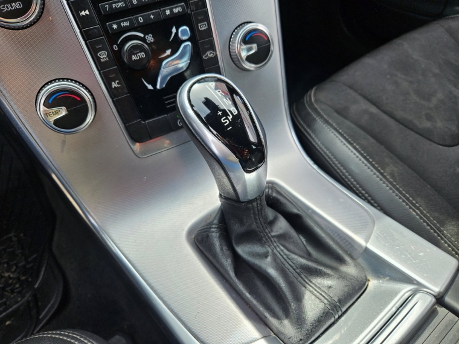 Volvo S60 Comfort 1.5 2017 - Imagen 18 de 20