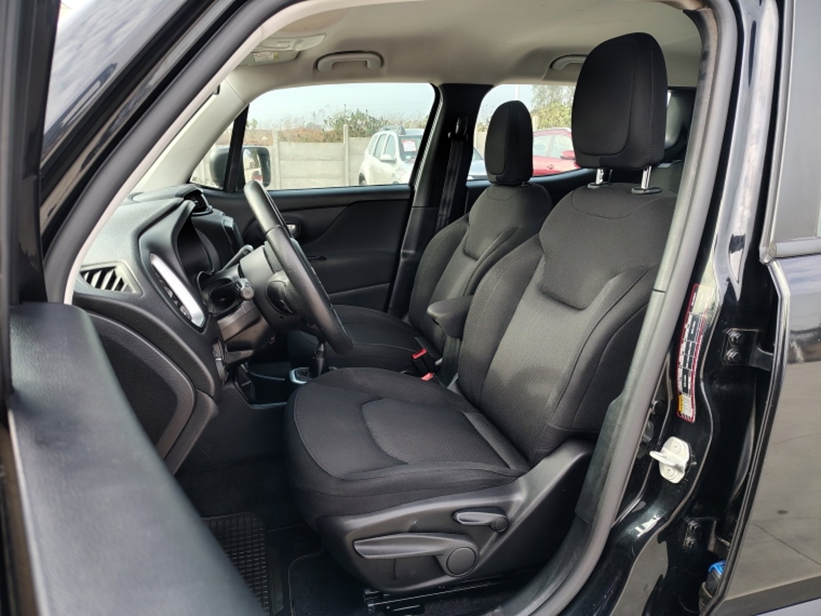 JEEP Renegade Sport 1.8 2022 - Imagen 12 de 20
