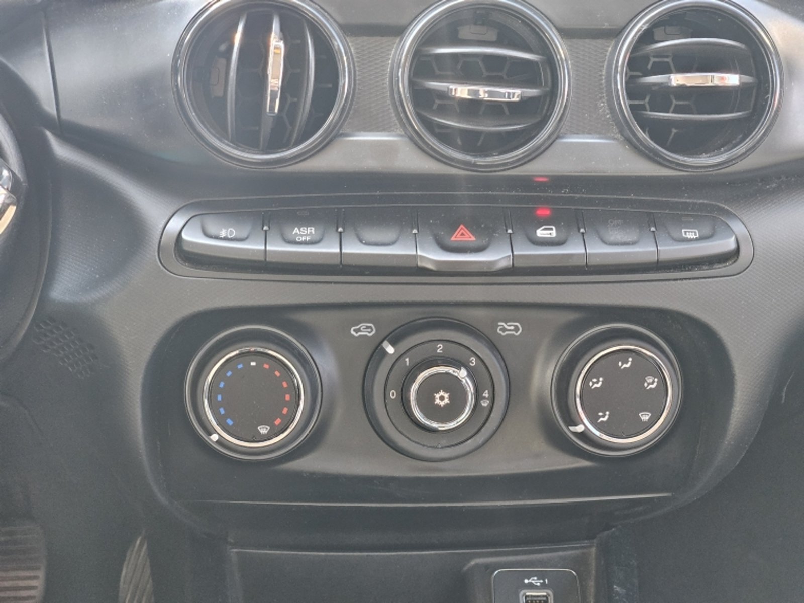 FIAT Argo Drive Elx 1.3 Gse 5p Bz Mt 2023 - Imagen 11 de 20