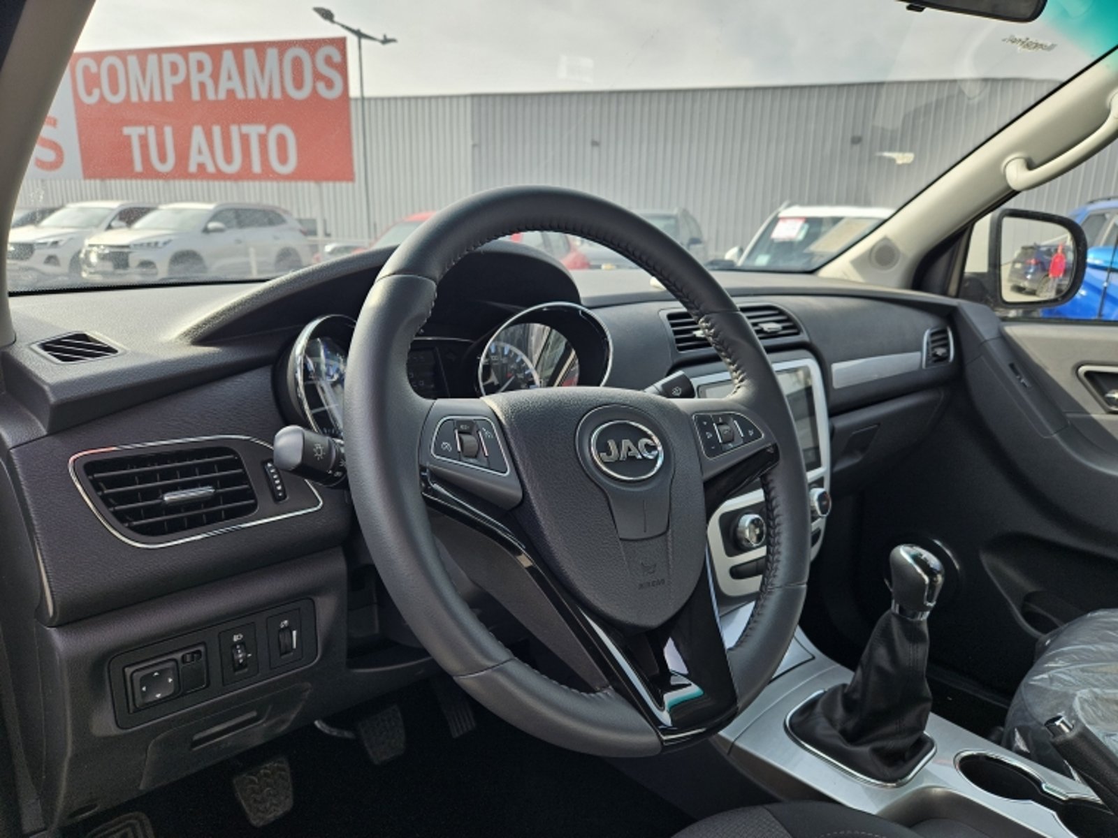 JAC T6 Ce Comfort 2.0 Bencina Mt 4x2 2024 - Imagen 11 de 19