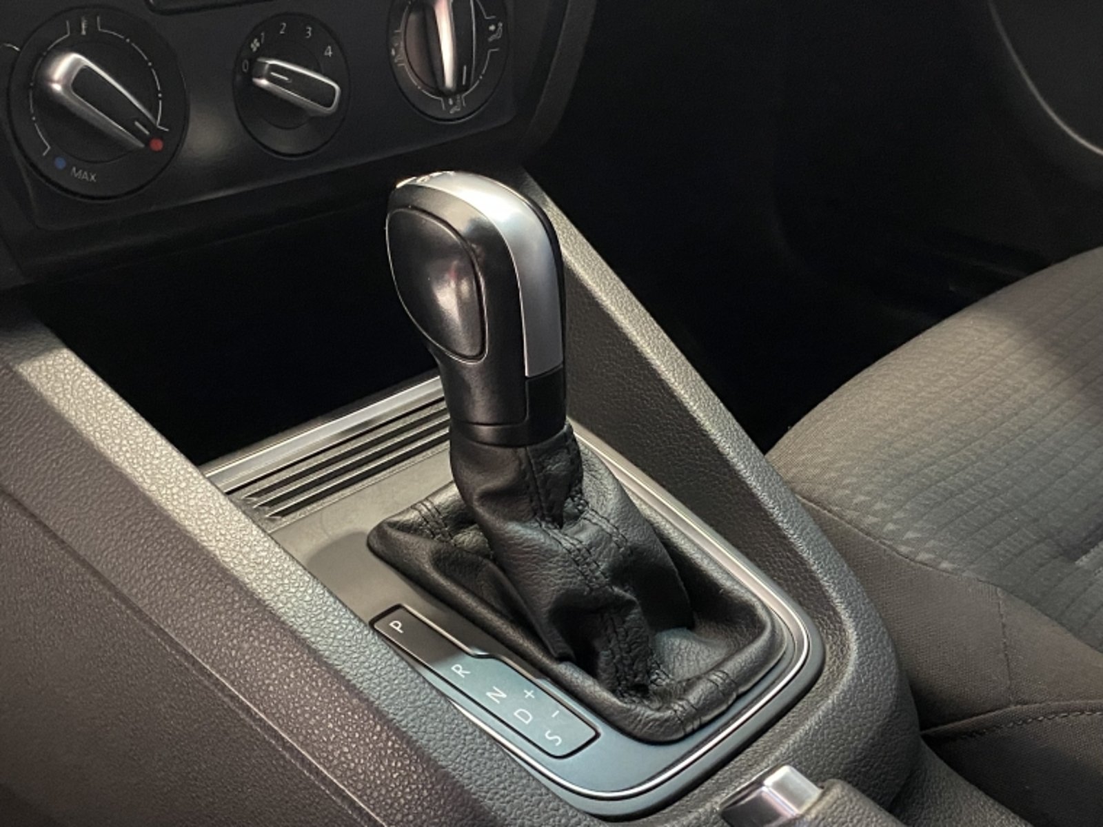Volkswagen Bora Tdi Advance 2.0 At 2017 - Imagen 11 de 20