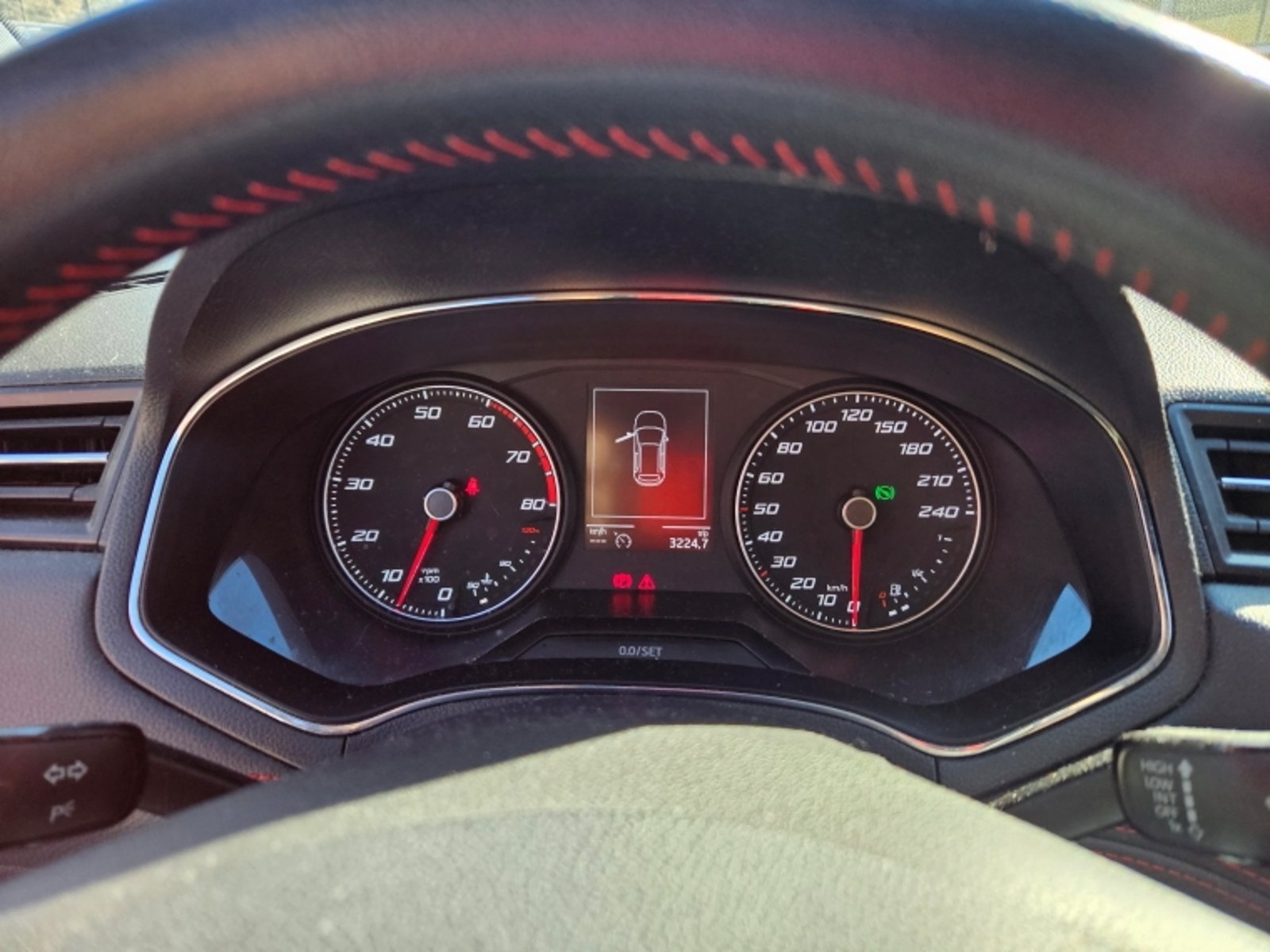 SEAT Arona 1.6 Aut 2020 - Imagen 16 de 20