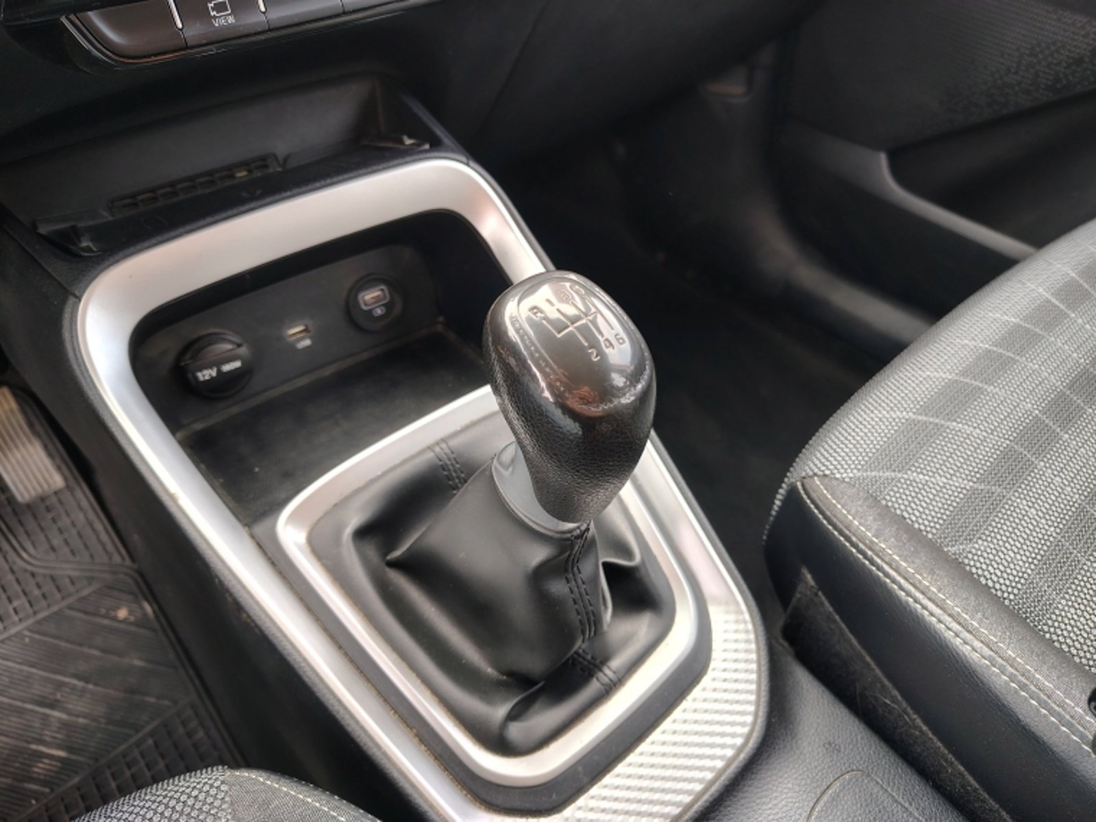 KIA Sonet Ex 1.5 2024 - Imagen 13 de 20