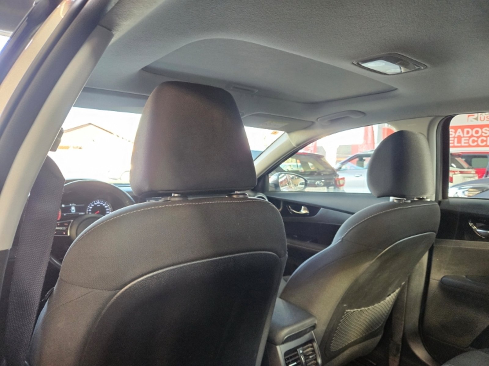 KIA Cerato Mpi 1.6 Aut 2023 - Imagen 9 de 20