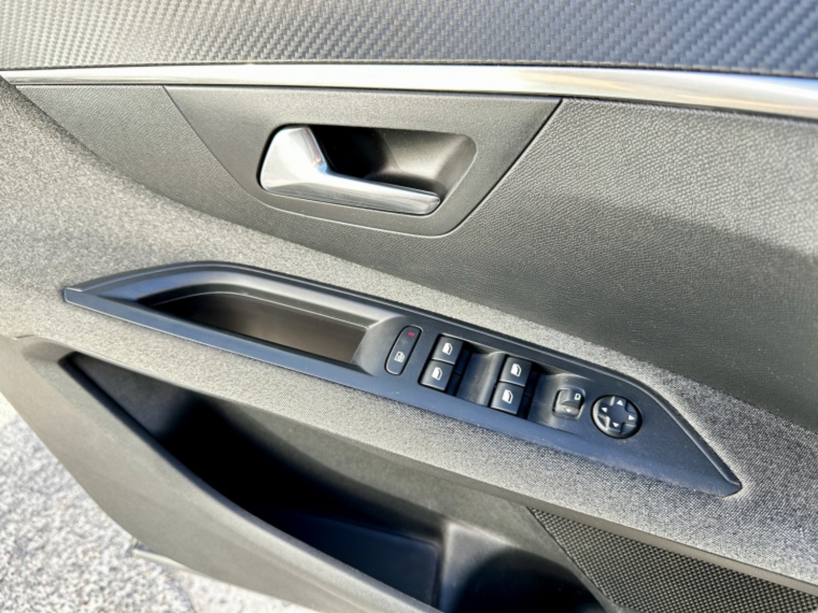 PEUGEOT 3008 Active 1.2 2021 - Imagen 15 de 20