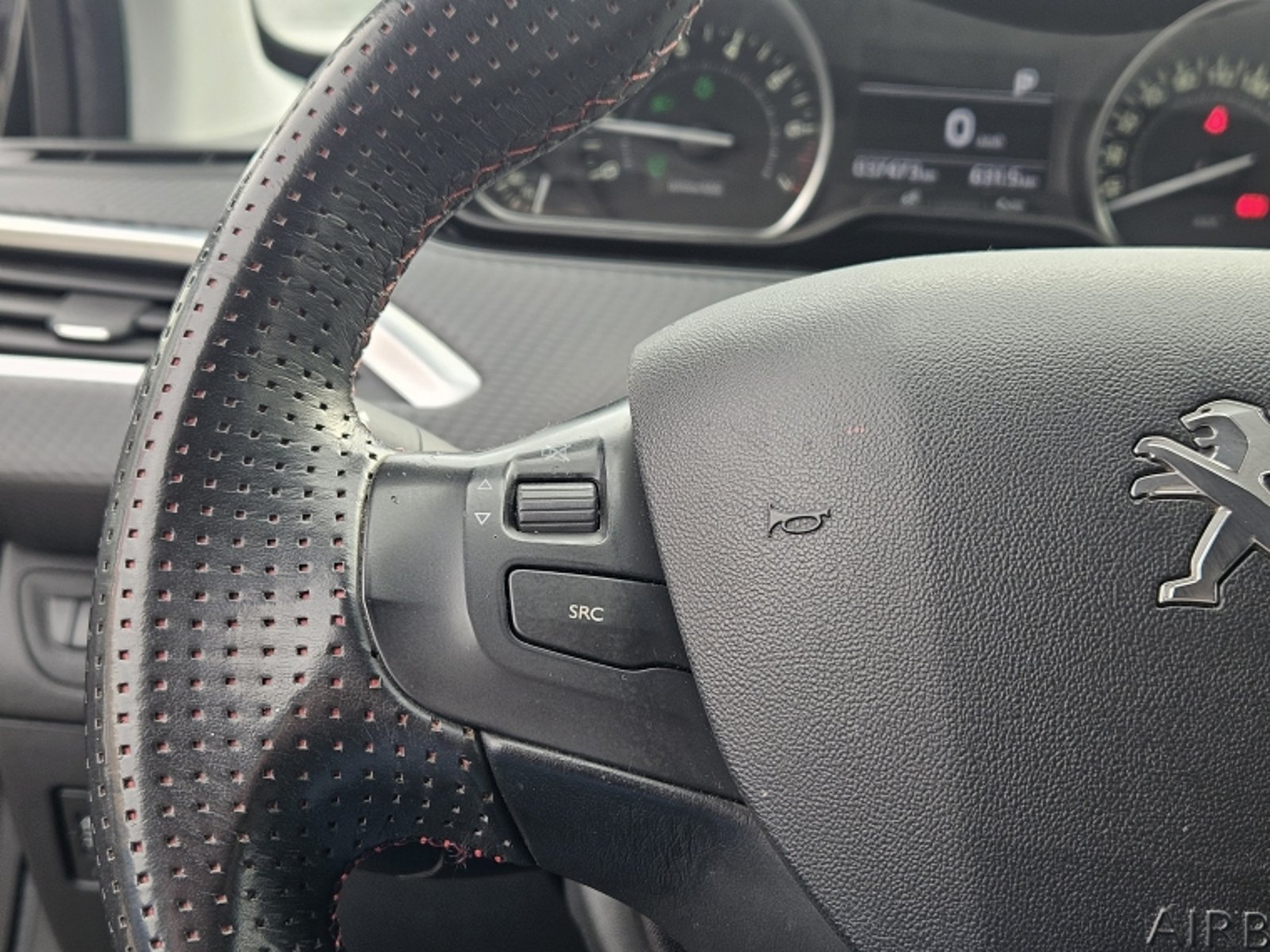 Peugeot 208 Gt Line 1.2 Aut 2016 - Imagen 18 de 20