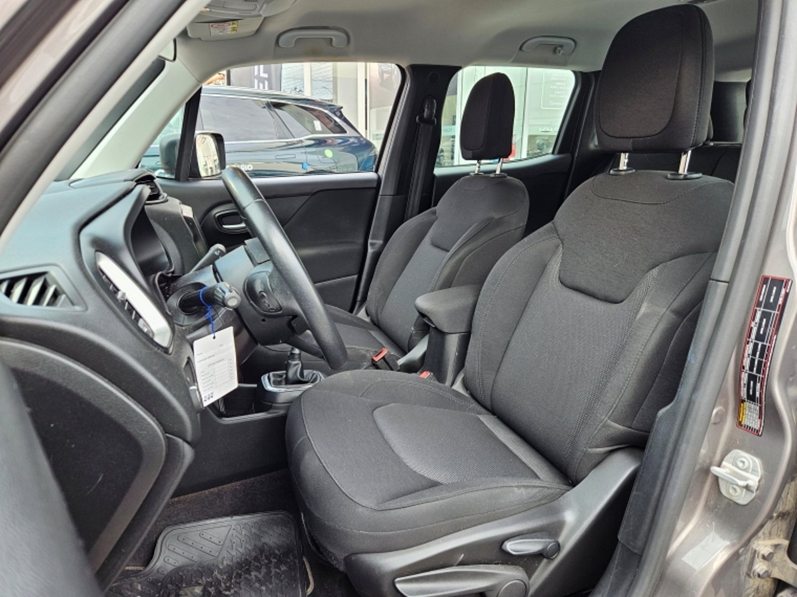 JEEP Renegade Sport 1.8 2022 - Imagen 14 de 20