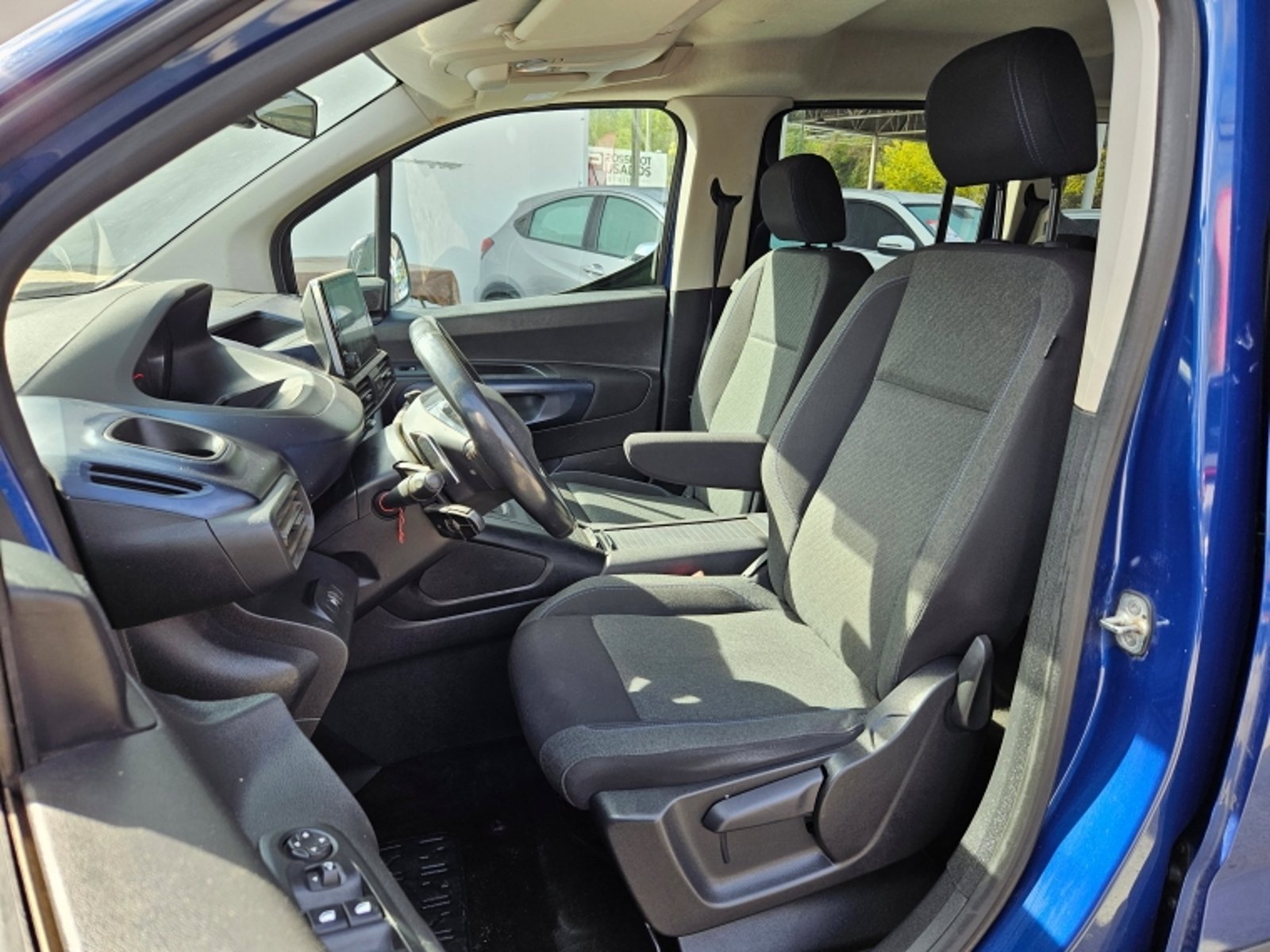 Peugeot Rifter Bluehdi 130 1.5 At 2024 - Imagen 12 de 20