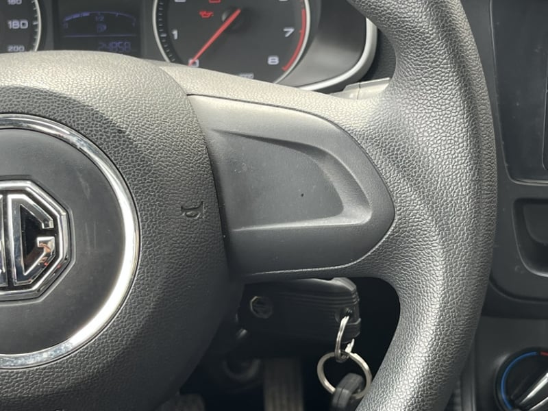 MG Zs Mt 1.5 2023 - Imagen 18 de 20