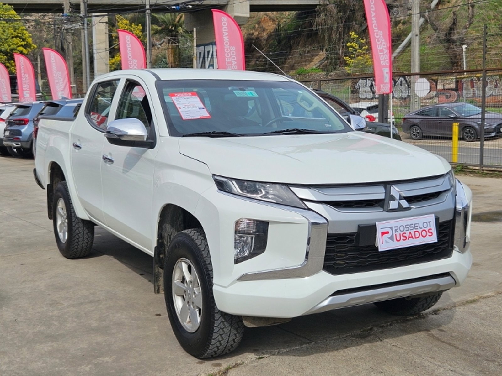 Mitsubishi L200 D/c 2.4 Katana Crt 4x4 Special Pack 2023 - Imagen 4 de 20