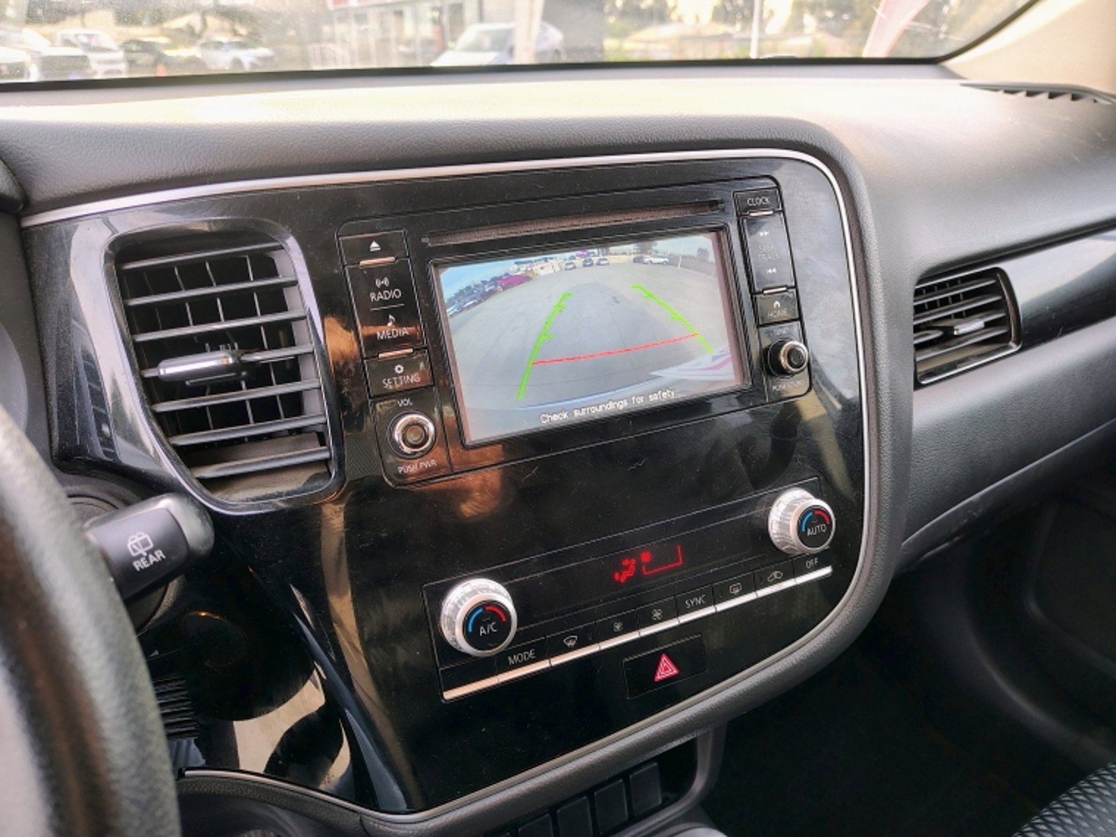 MITSUBISHI Outlander 2.0 2021 - Imagen 18 de 20